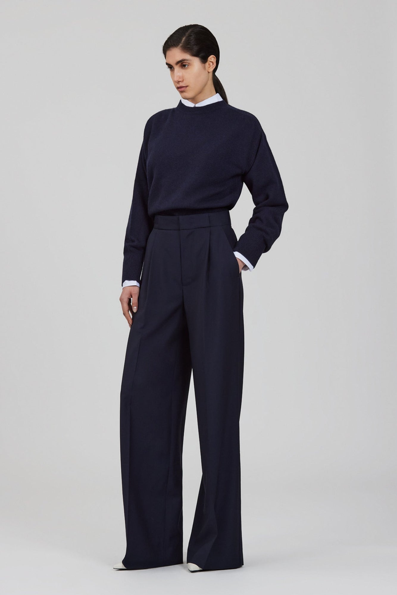 Maglione leggero in cashmere Lea con scollo rotondo