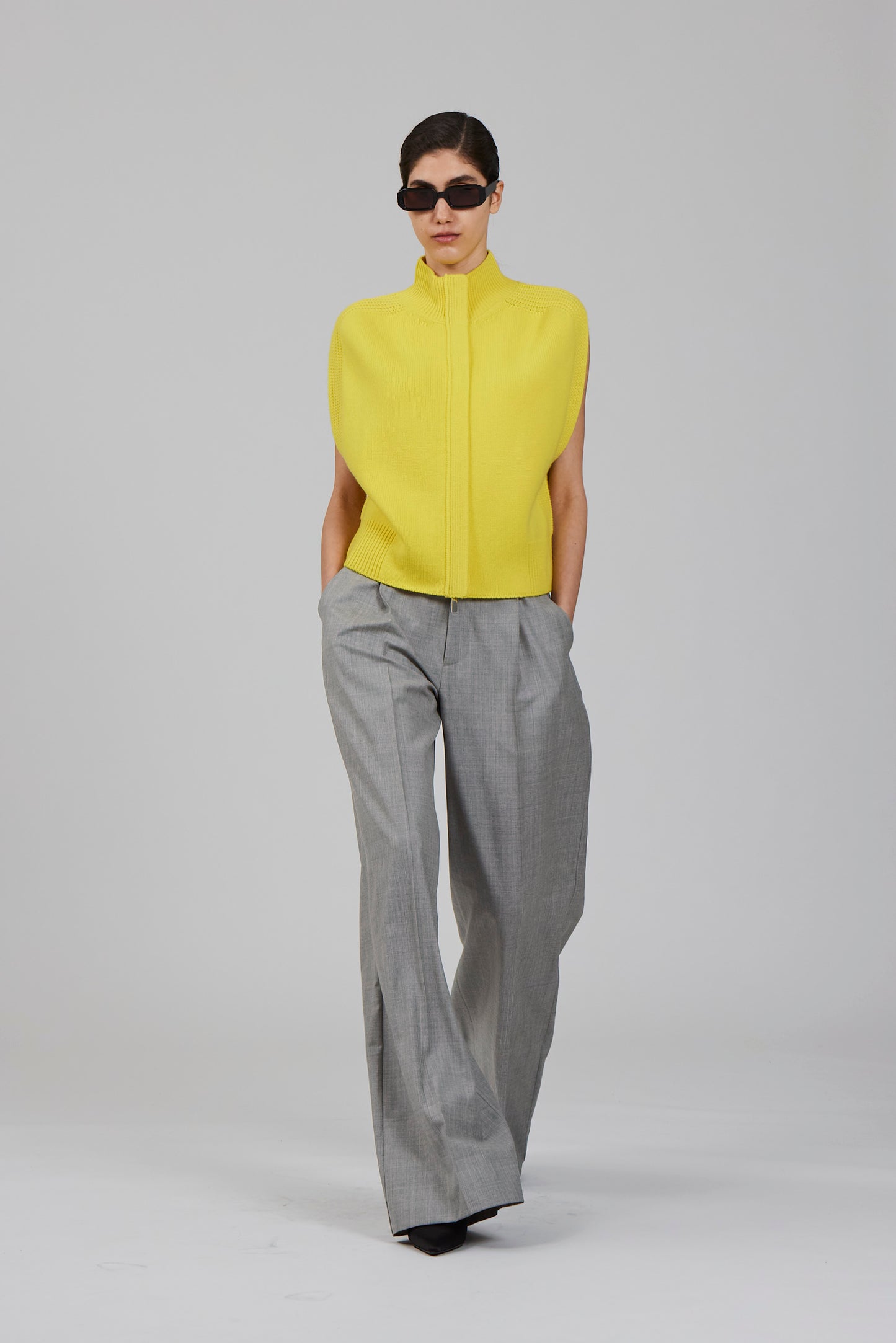 Matilda sleeveless cashmere cardi with zip