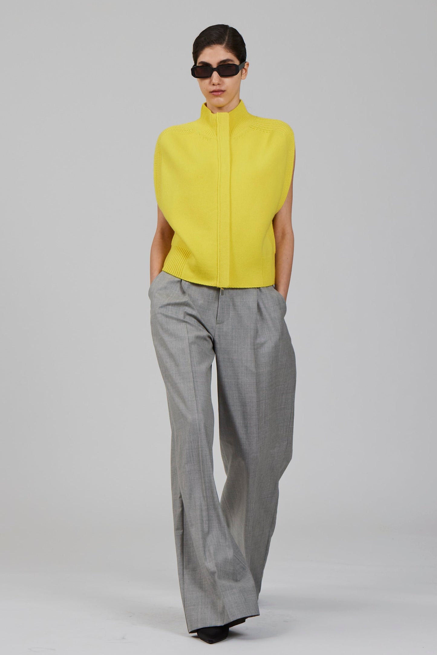 Matilda sleeveless cashmere cardi with zip