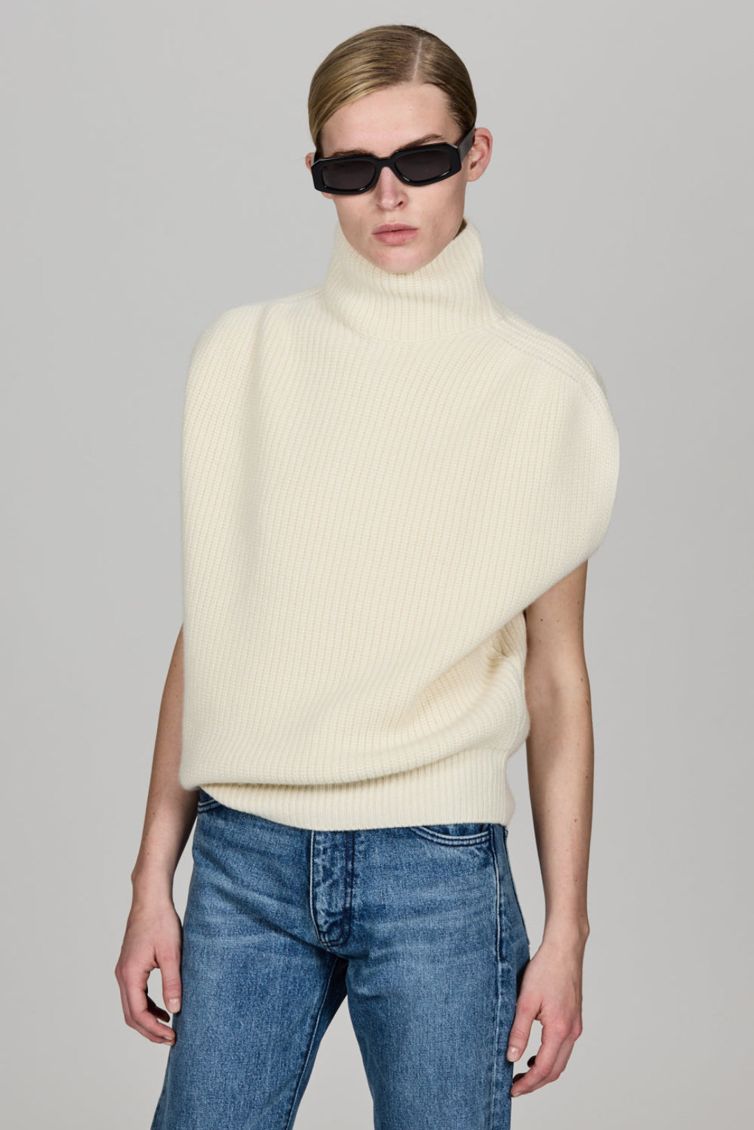 High neck english ribbed cashmere sleeveless sweater