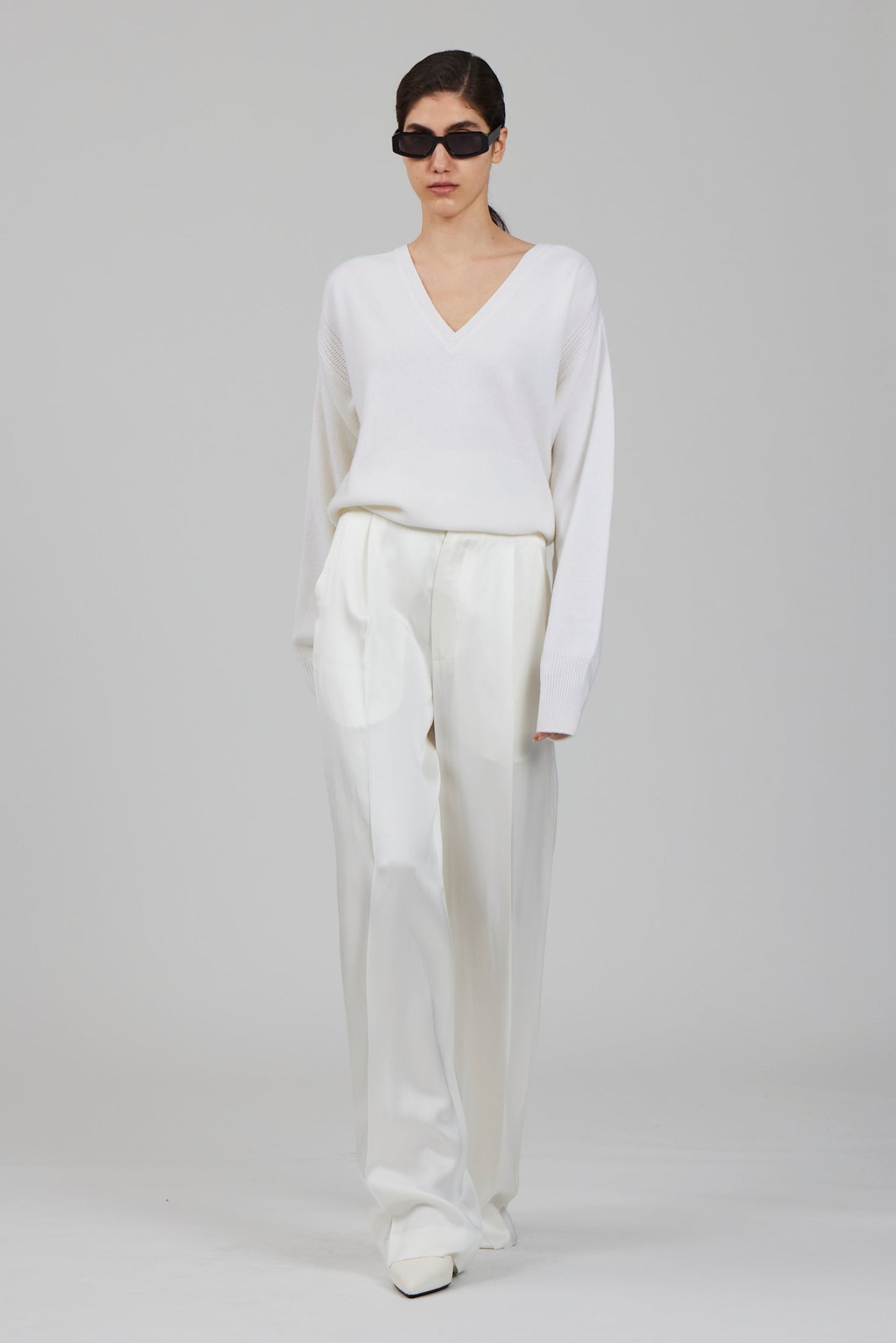 V neck cashmere sweater