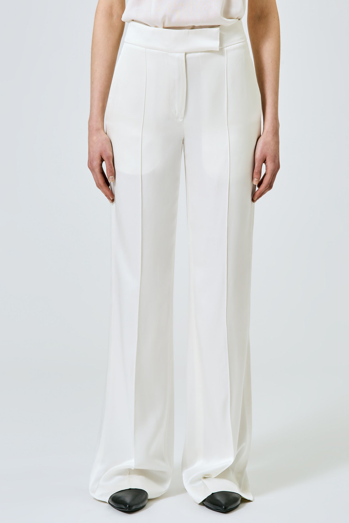 Pantaloni a gamba dritta in double satin