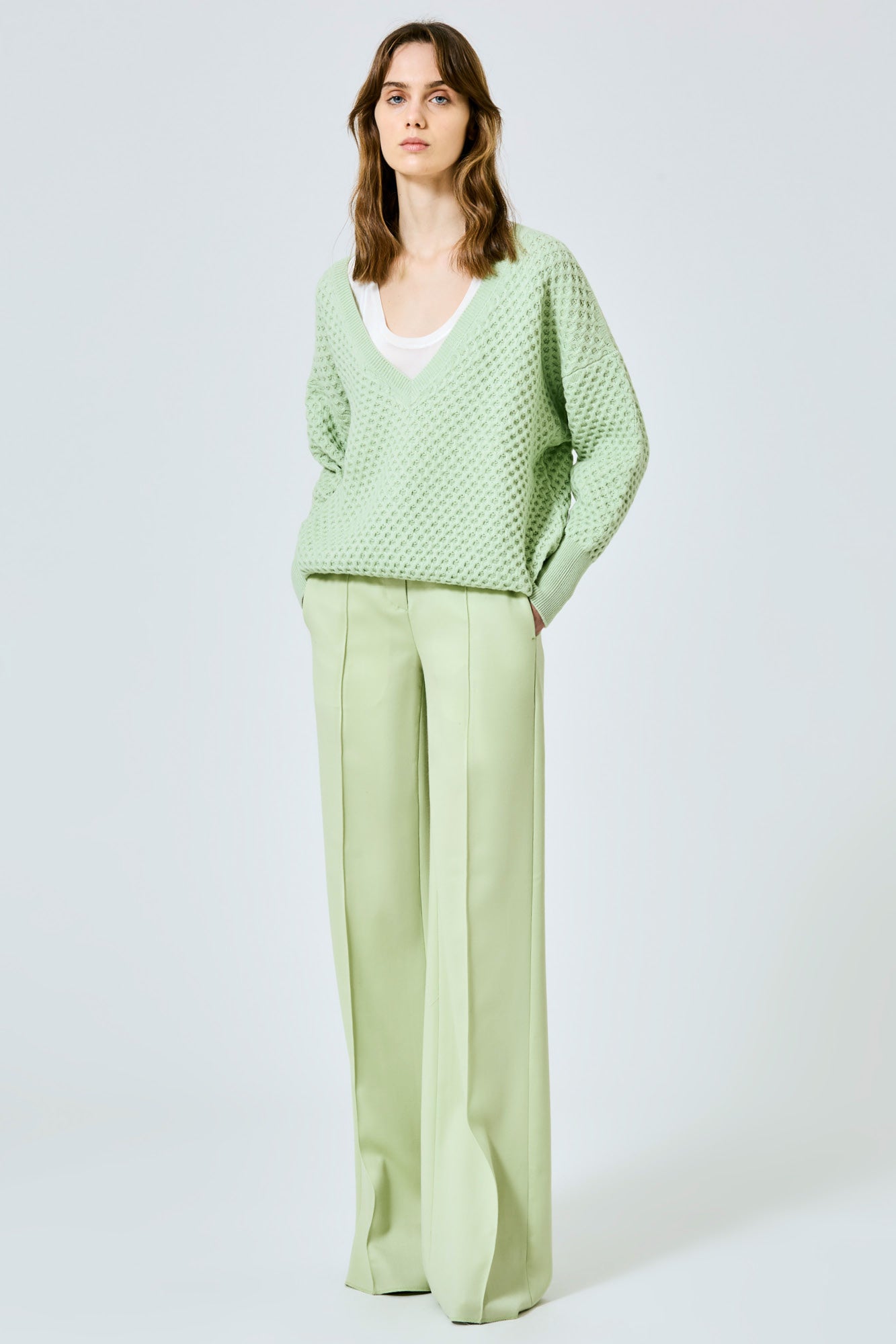 Honeycomb V-neck cashmere sweater