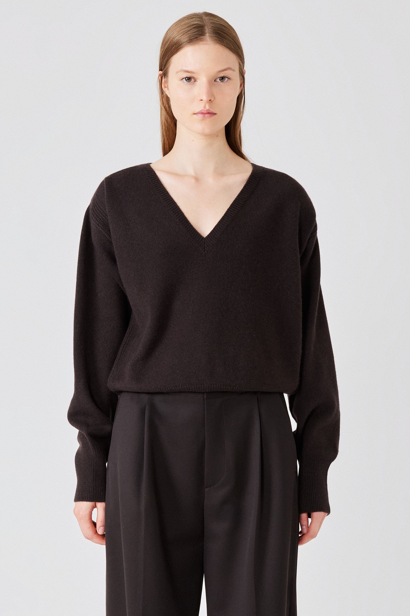Lavinia V neck lightweight cashmere sweater