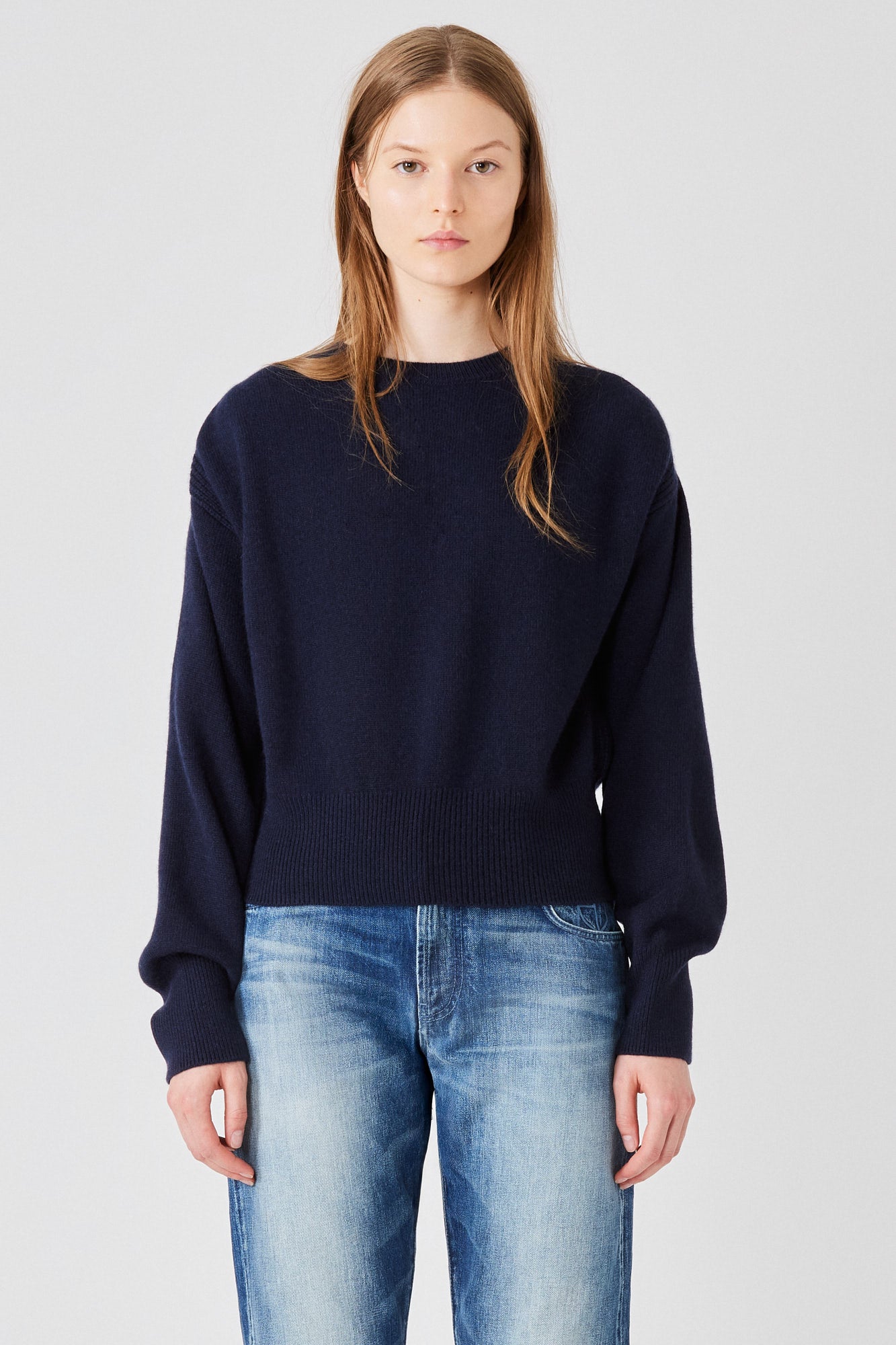Lea round neck lightweight cashmere sweater