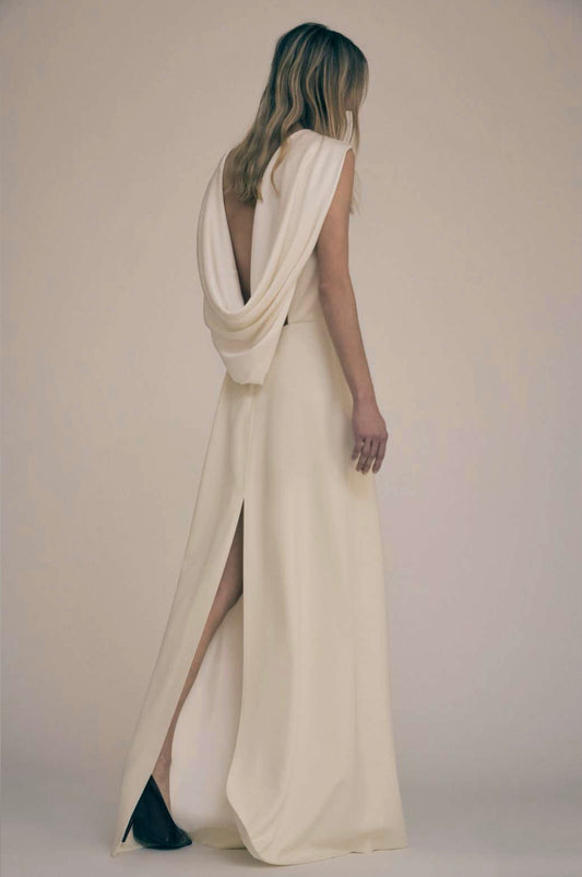 Abito da smoking con doppio drappeggio posteriore in raso