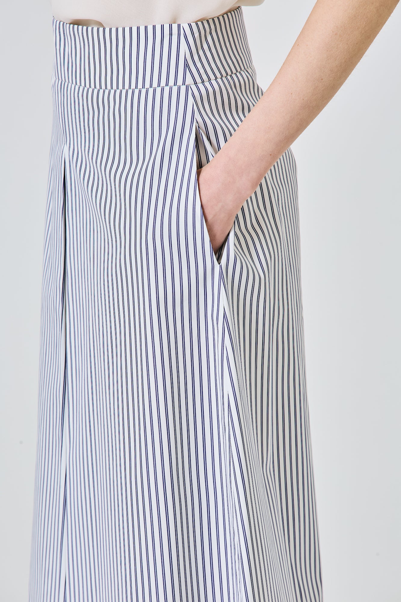 Midi skirt in cotton popeline