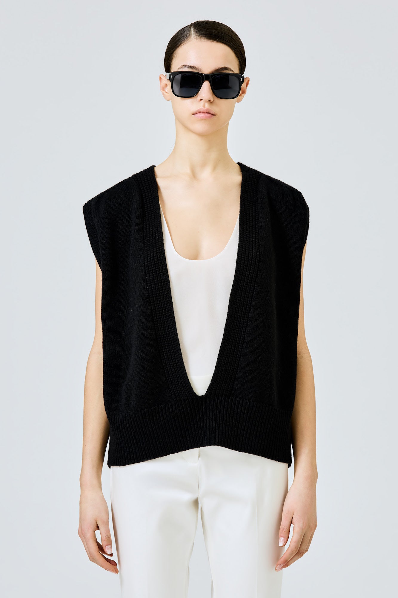 SA SU PHI Sleeveles top deep V neck - Main Image