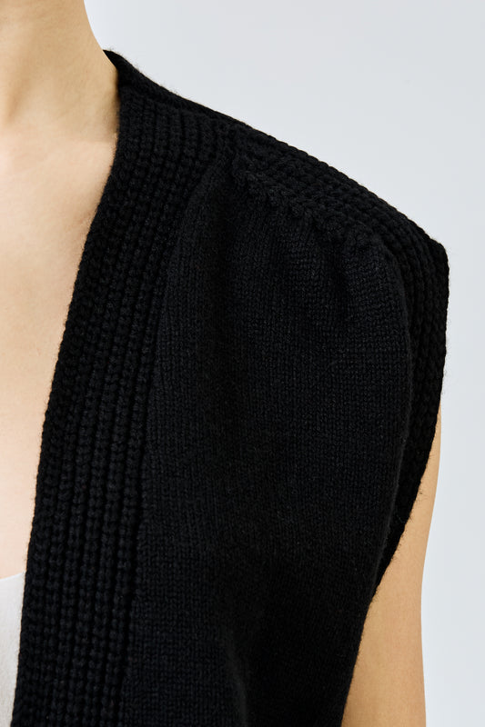 Sleeveless deep V neck cashmere top
