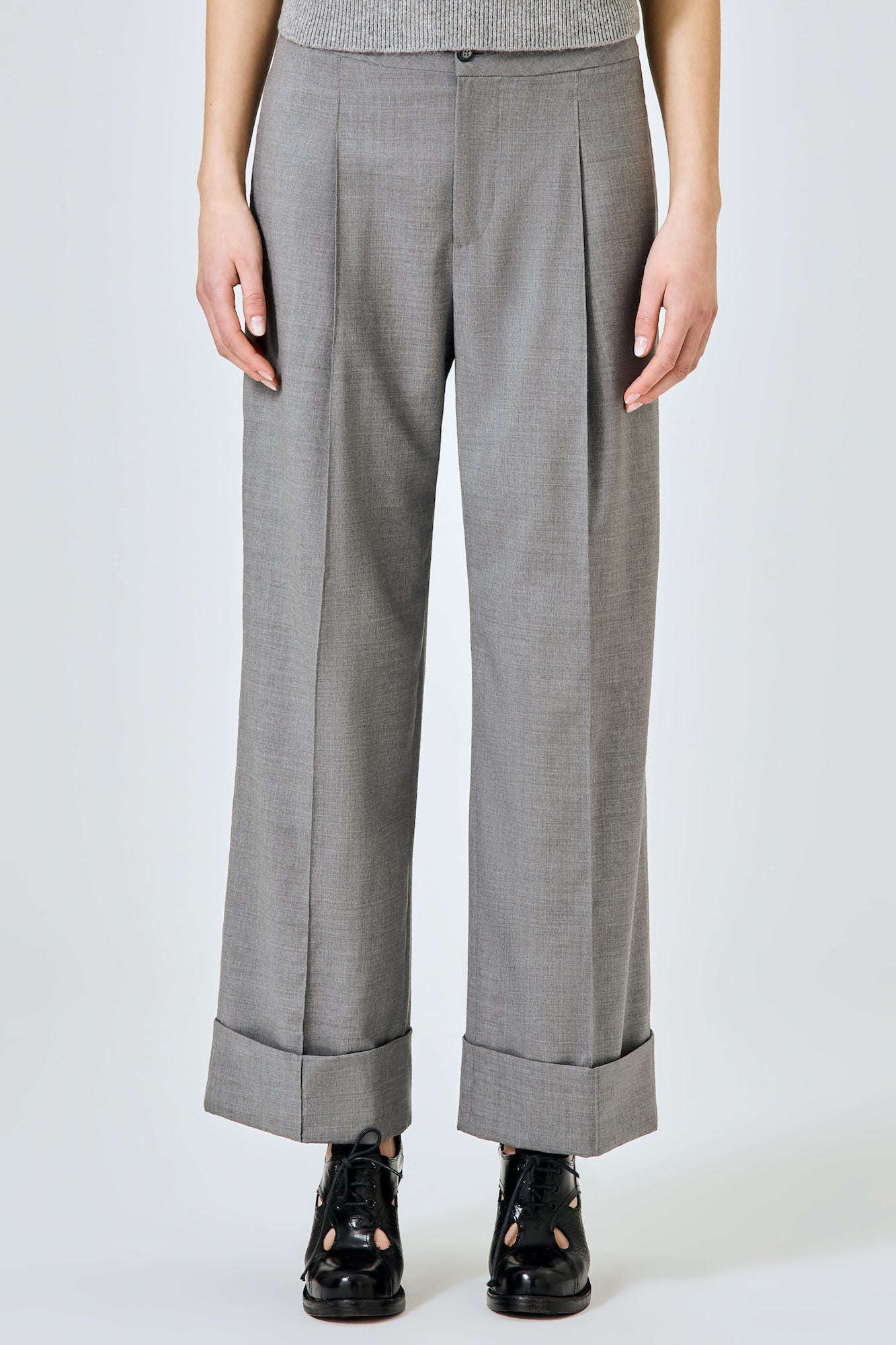 Bella trousers in wool with turn up cuffs