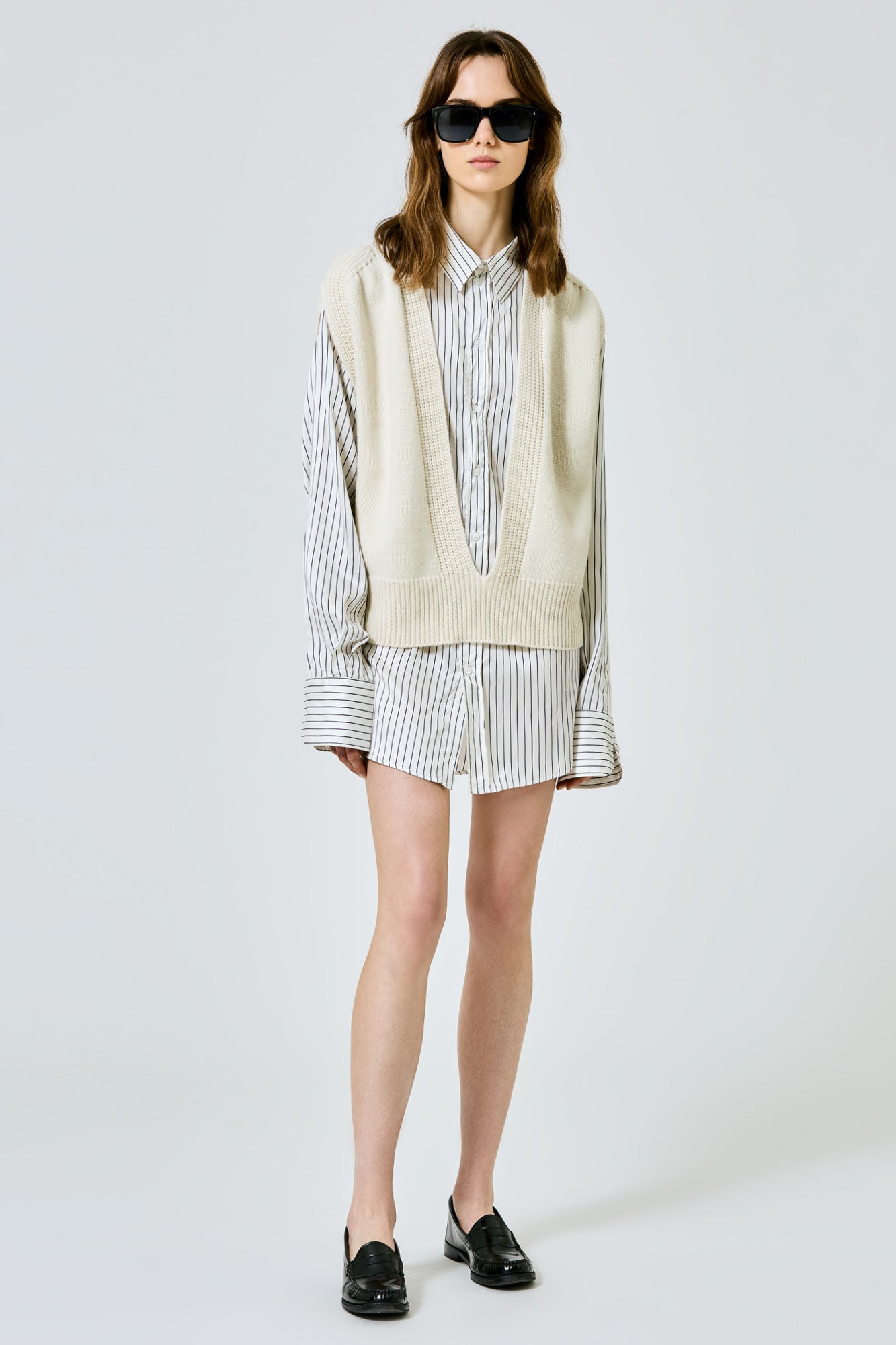 Sleeveless deep V neck cashmere top