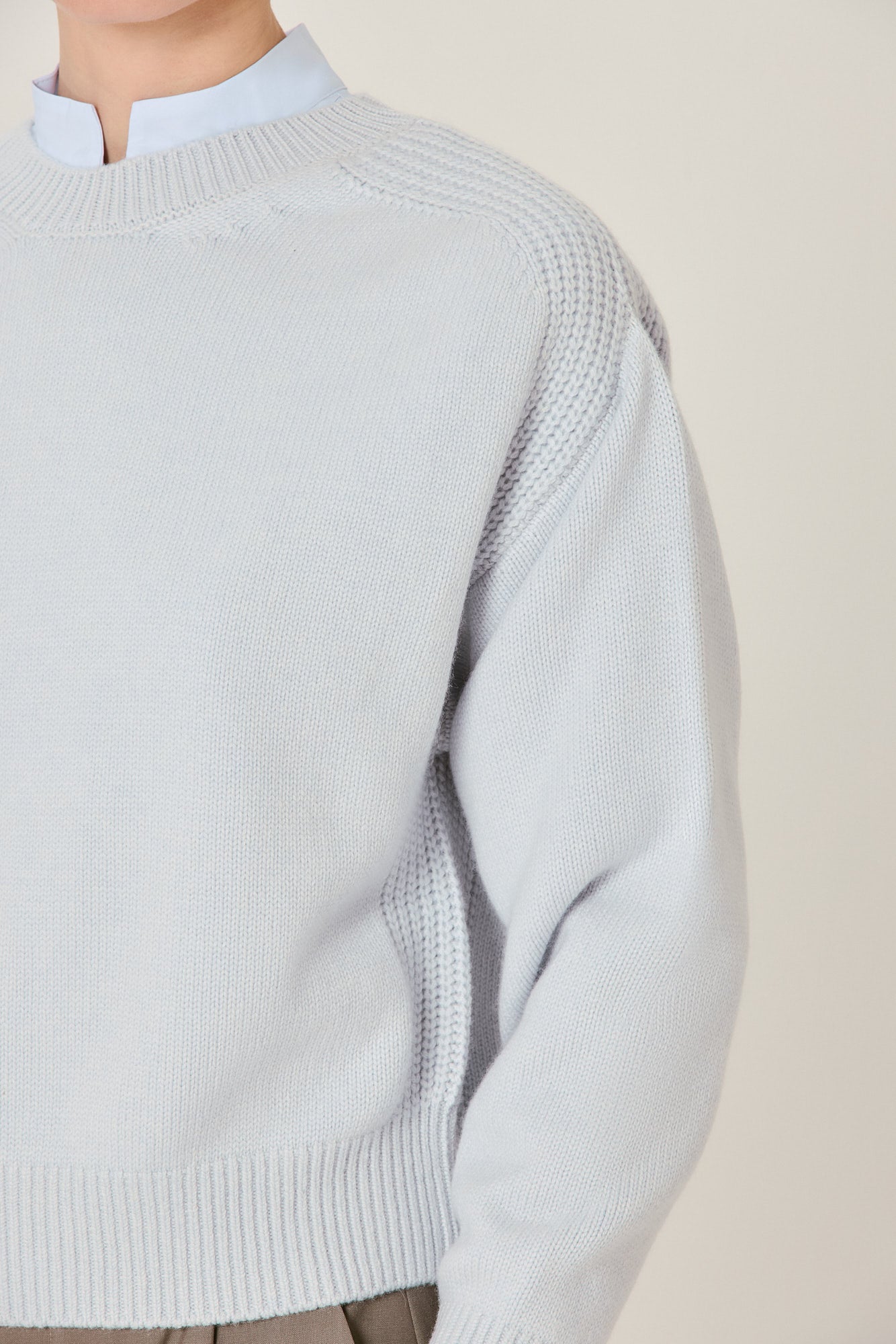 Round neck cashmere sweater