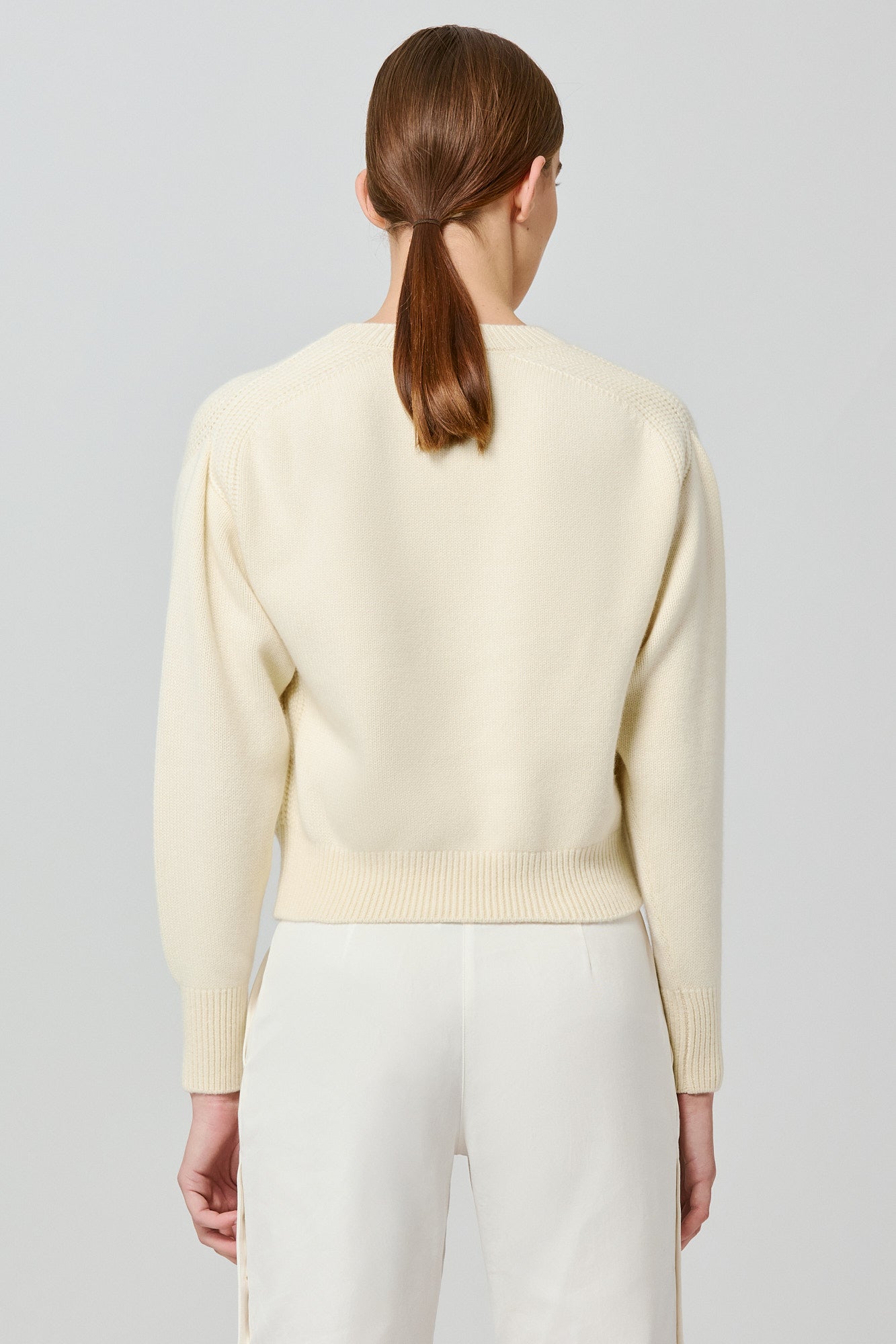 Round neck cashmere sweater
