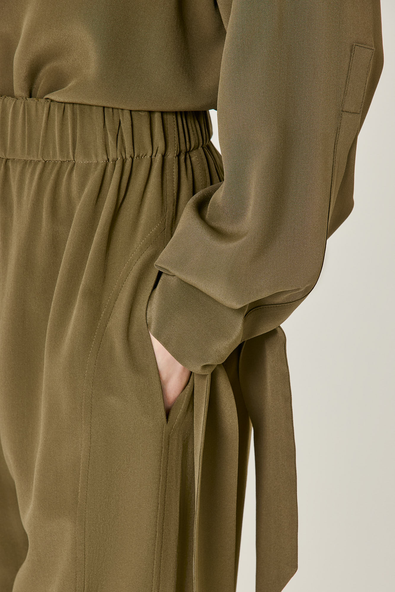 Valentina crepe de chine joggers