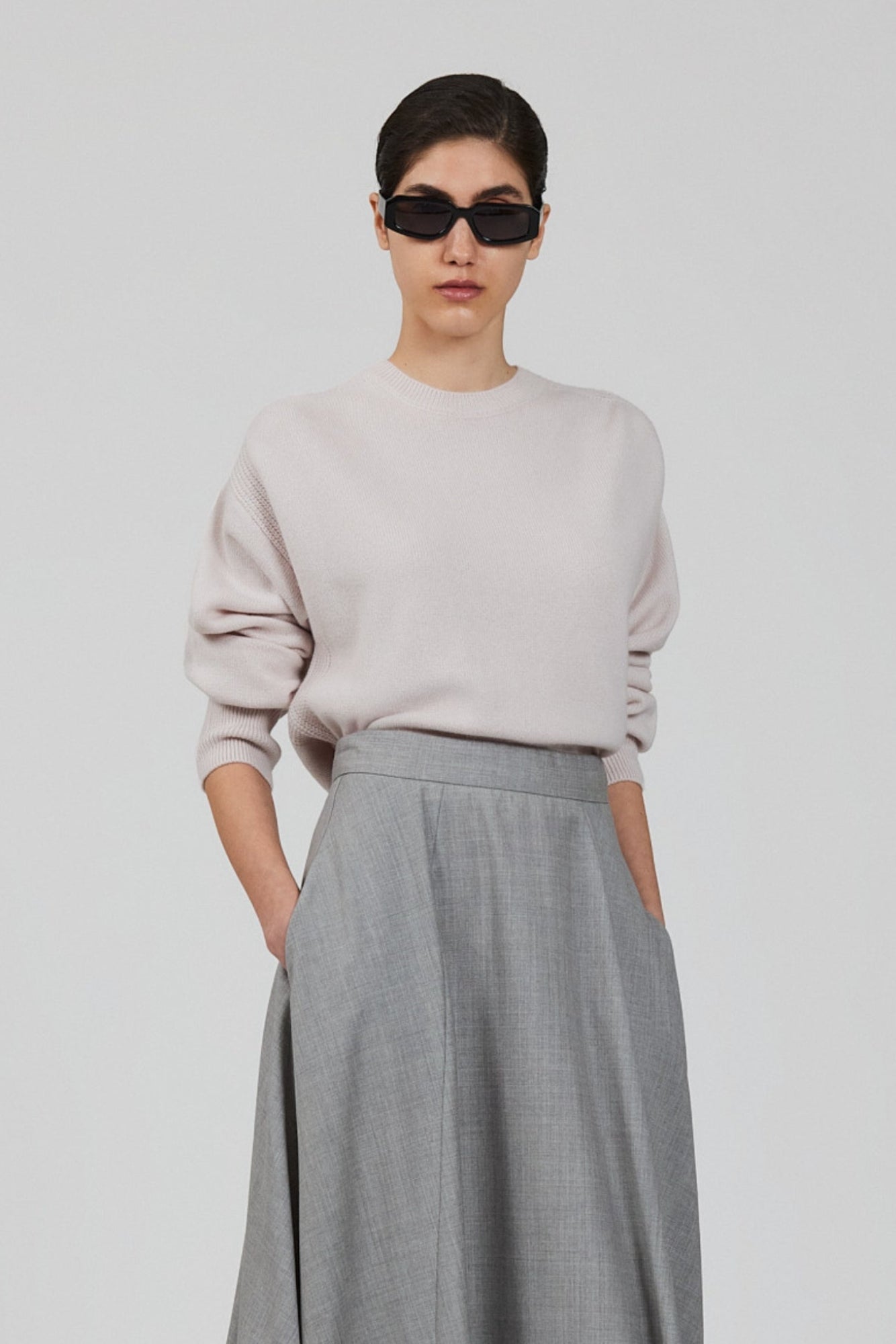 Lea round neck lightweight cashmere sweater
