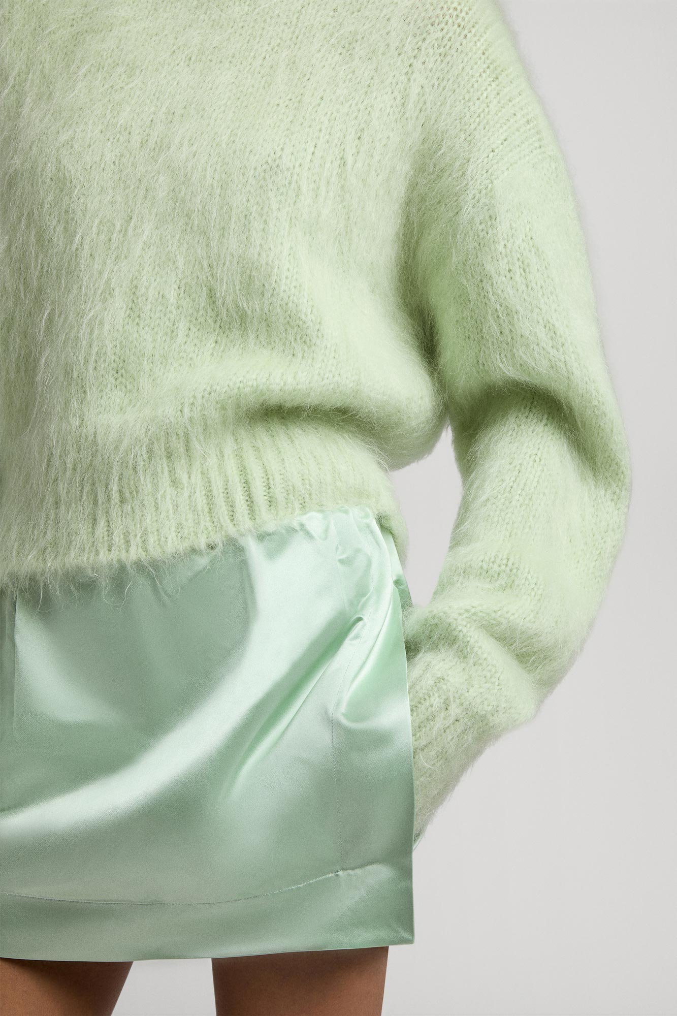 Cropped sweater with round neck in mohair