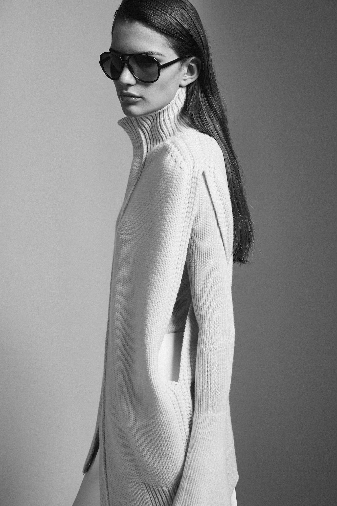 Matilda sleeveless zipped cashmere cardigan