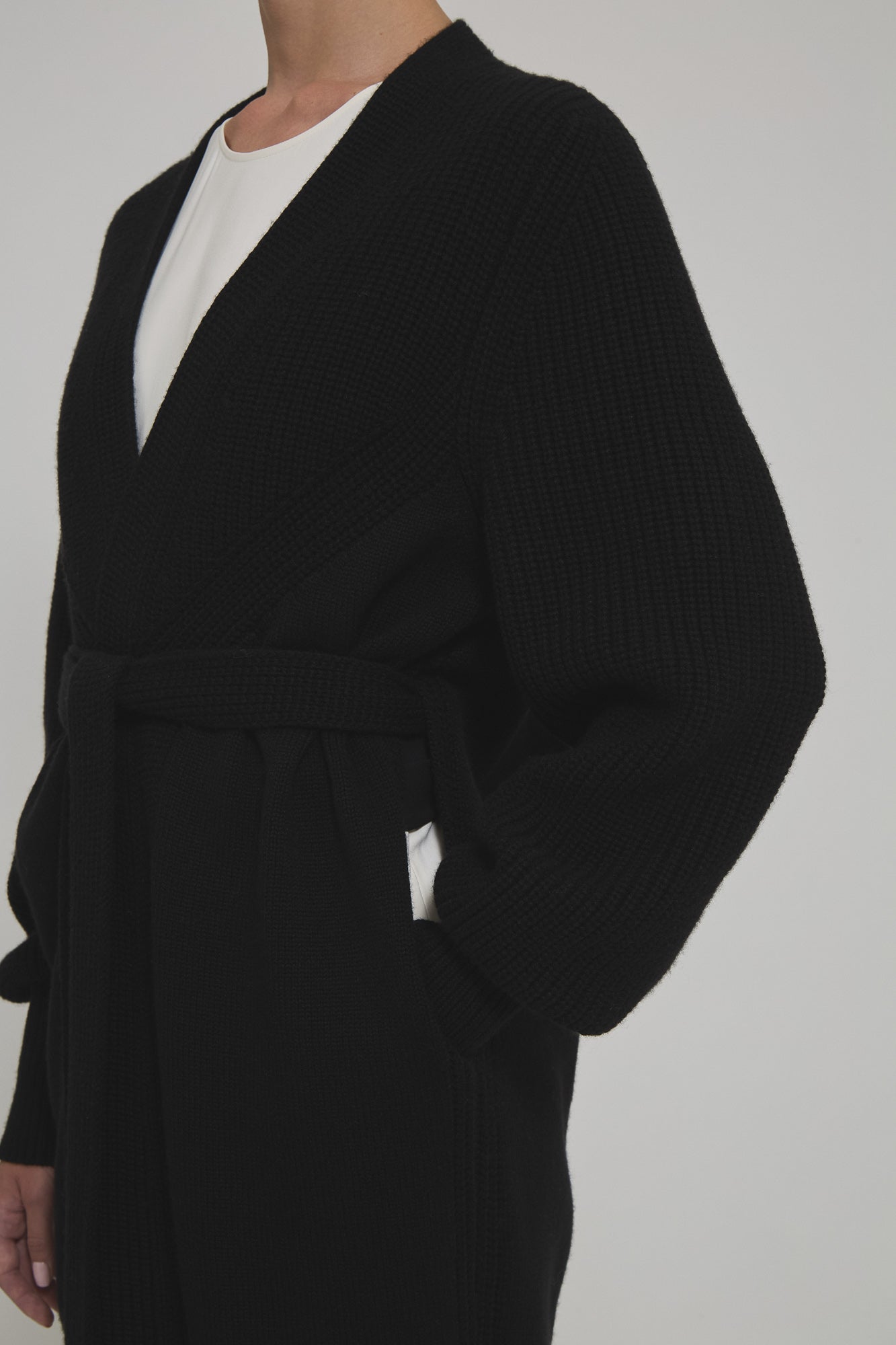 Armor cashmere cardigan with belt
