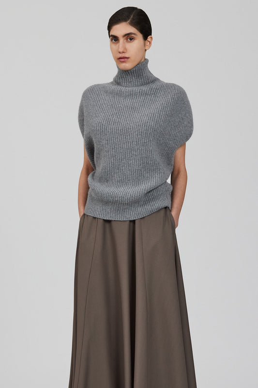 Maglione senza maniche a collo alto in misto cashmere a costa inglese