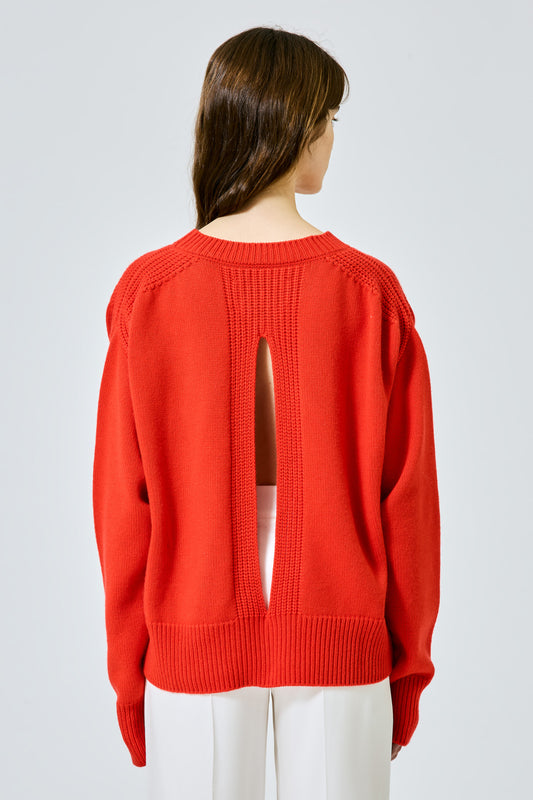 Round neck cashmere sweater with back slit