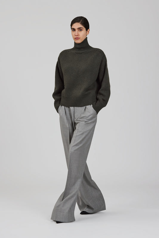 Maglione Gaia in cashmere con collo alto e spacco posteriore