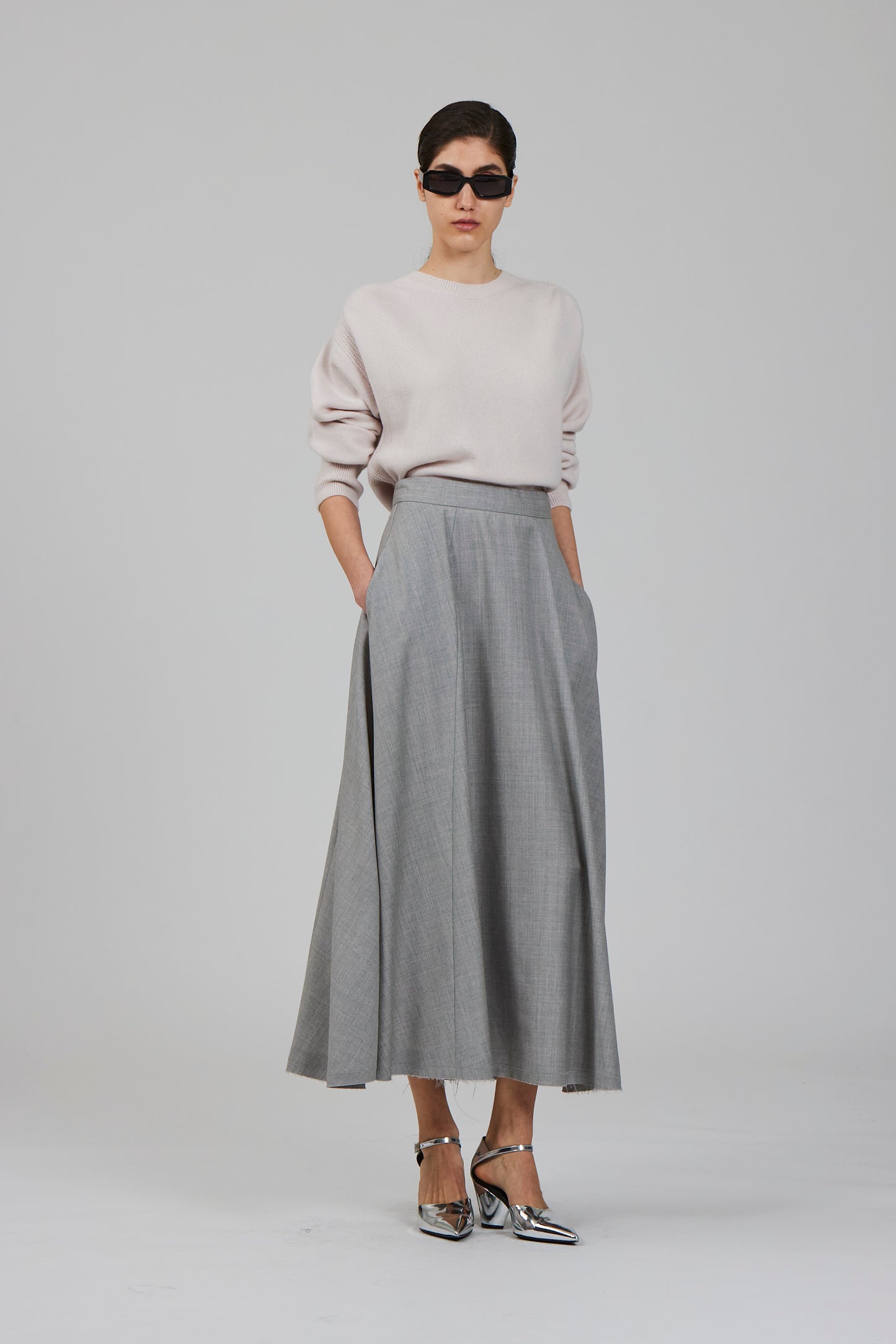 Lea round neck lightweight cashmere sweater