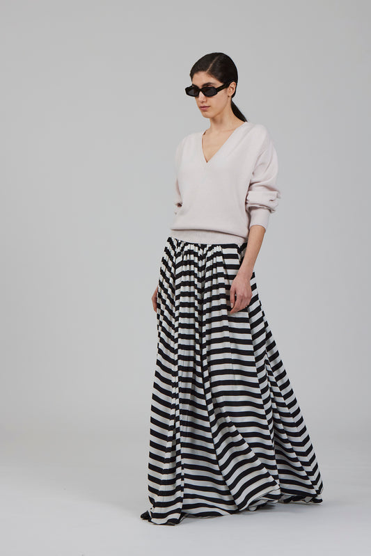 V neck cashmere sweater