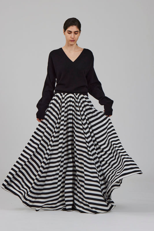 V neck cashmere sweater