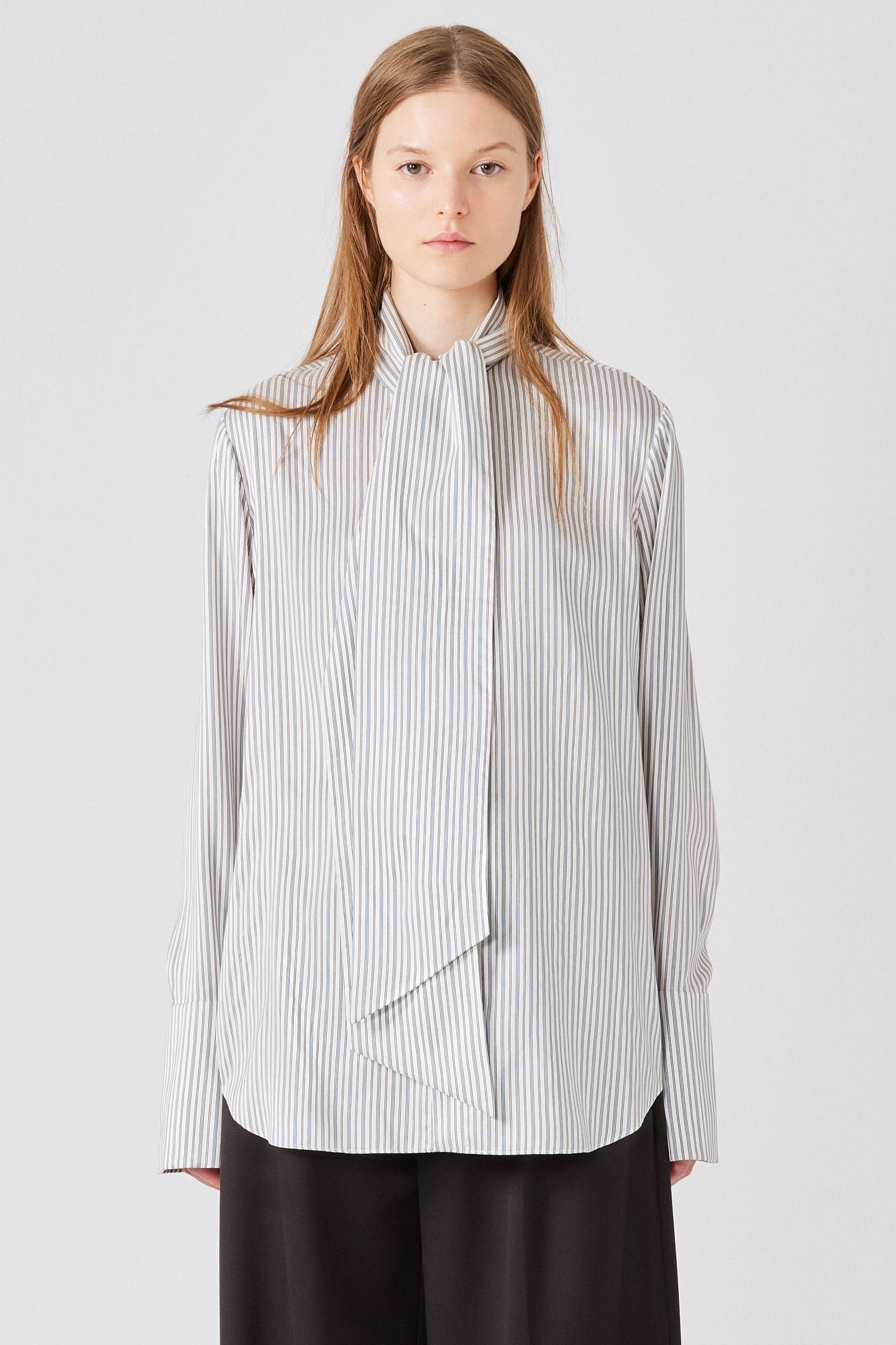 Shirt with scarf in silk twill