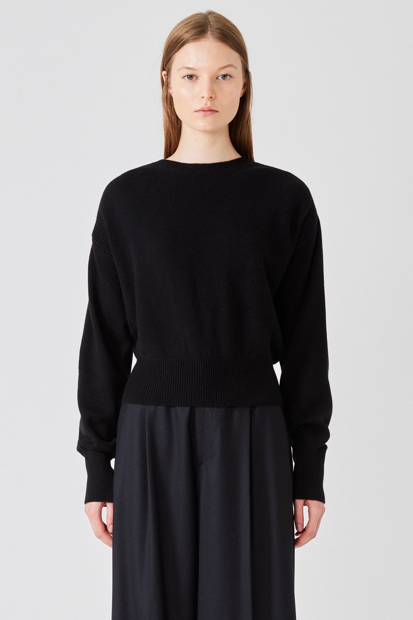 Lea round neck lightweight cashmere sweater