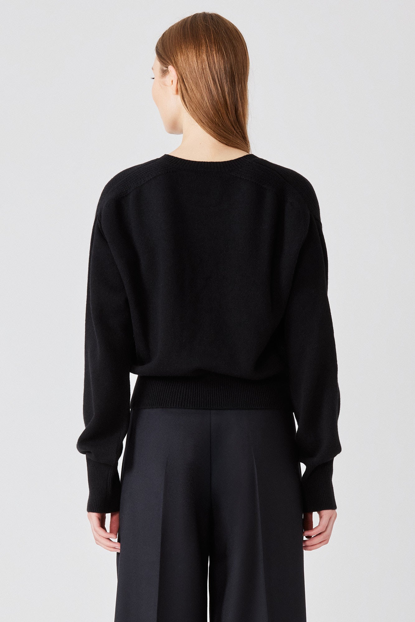 Lea round neck lightweight cashmere sweater