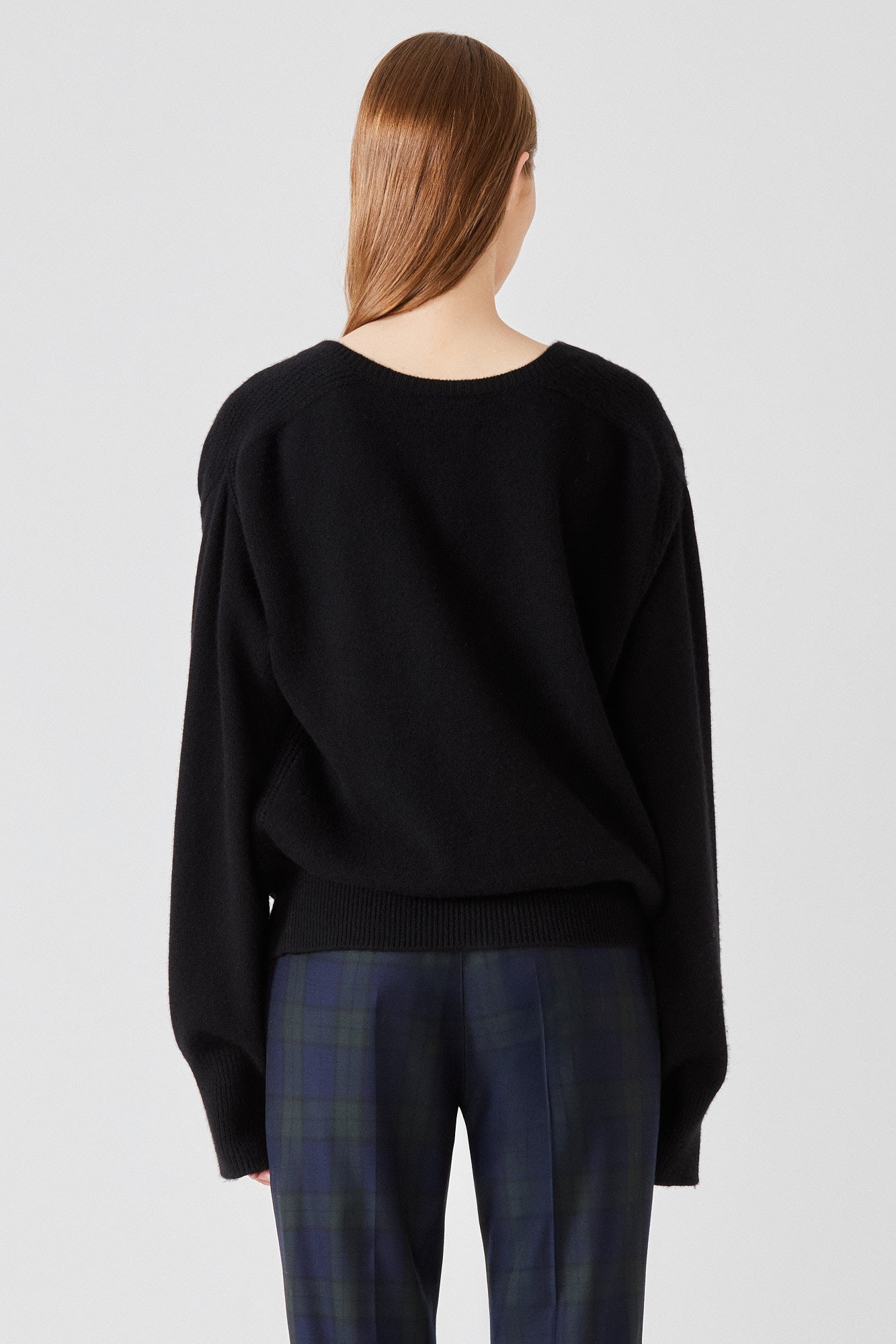 Lavinia V neck lightweight cashmere sweater