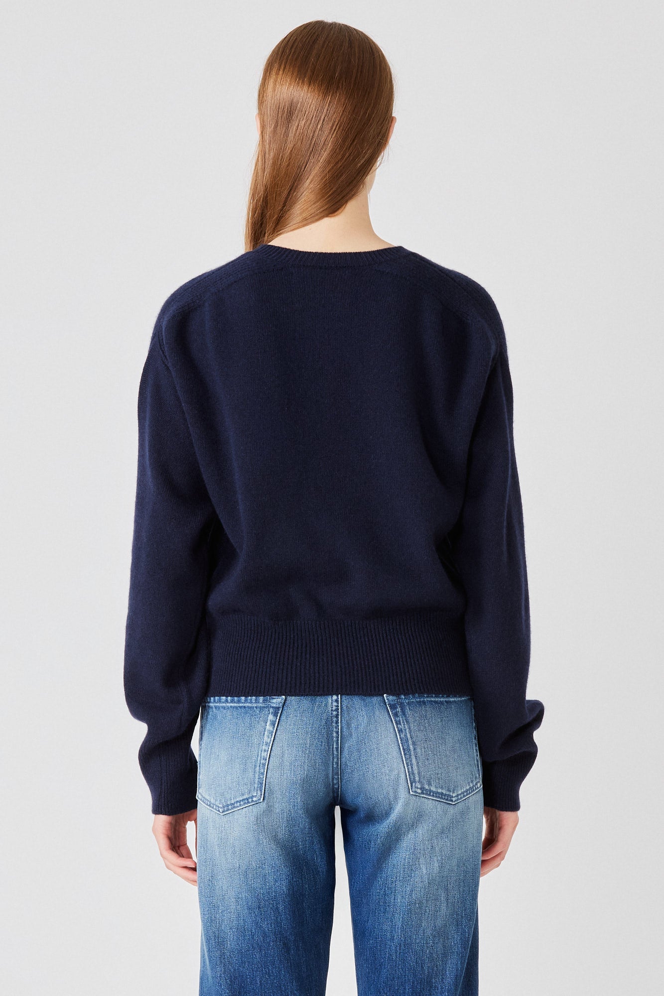 Lea round neck lightweight cashmere sweater
