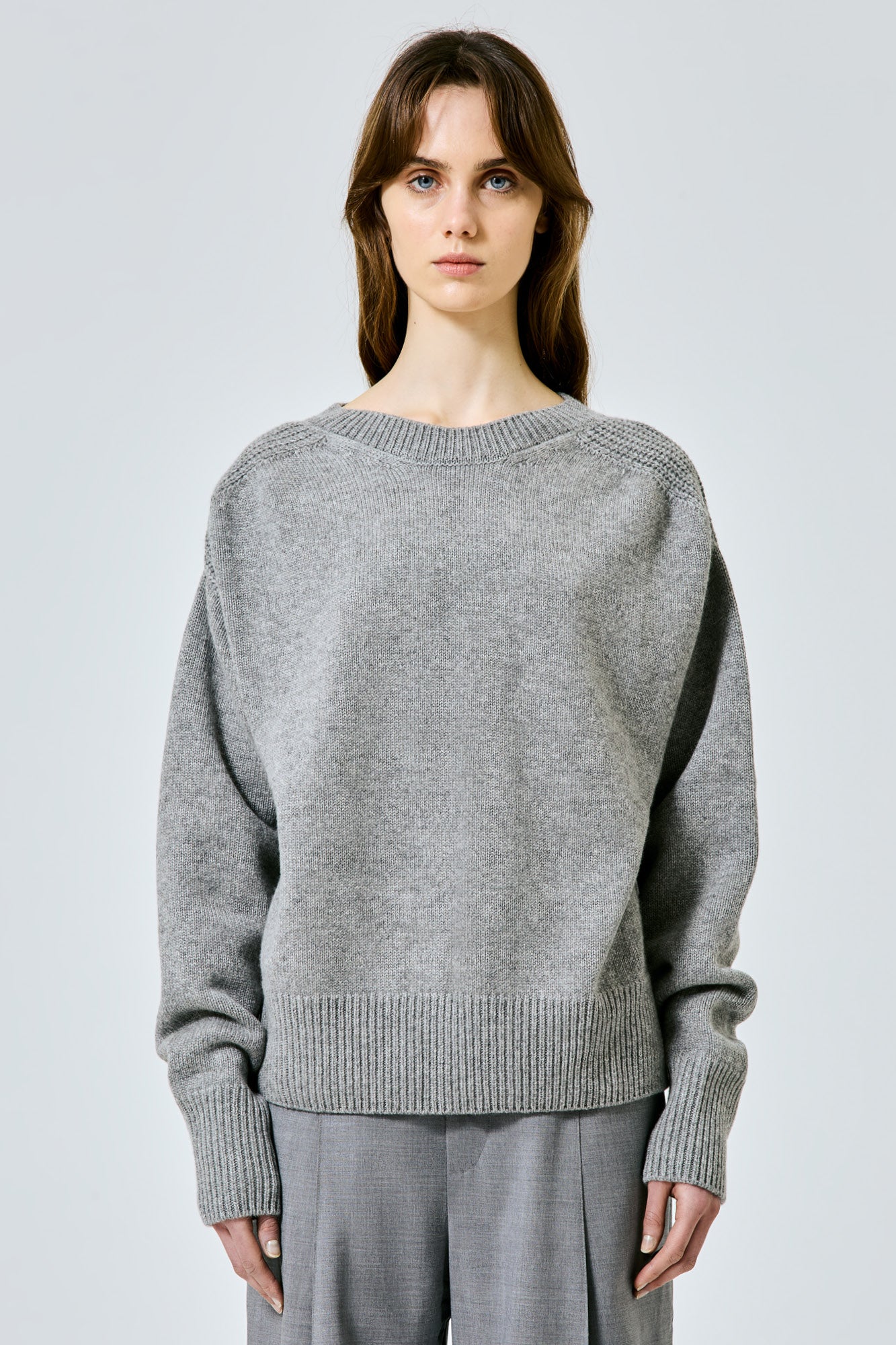Round neck cashmere sweater