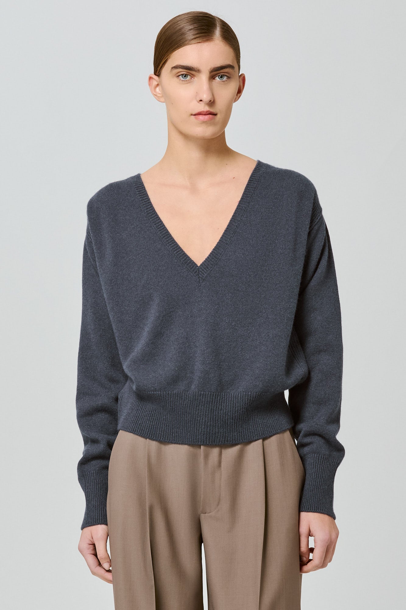 V neck cashmere sweater