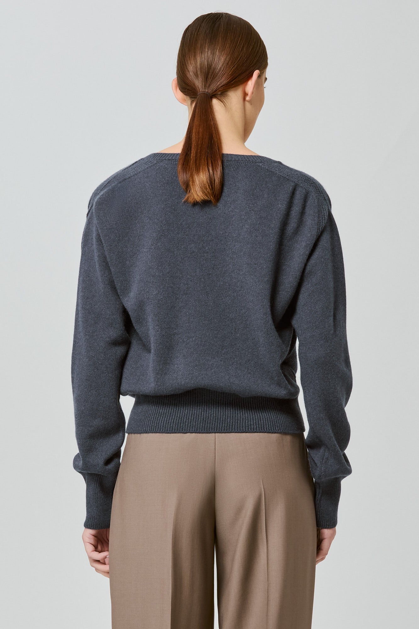 V neck cashmere sweater