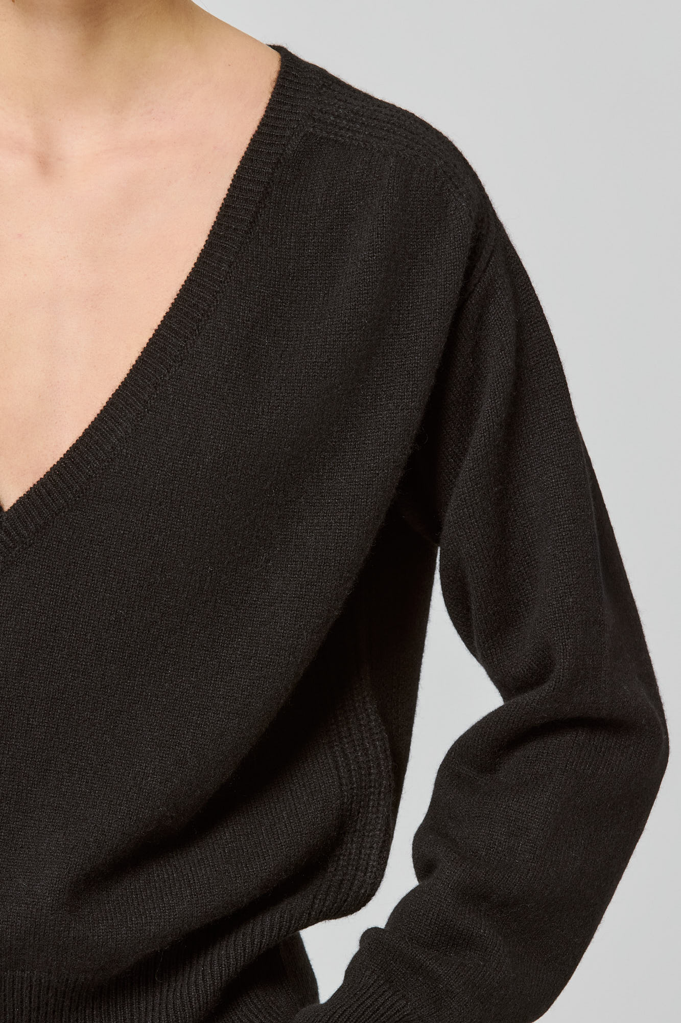 V neck cashmere sweater