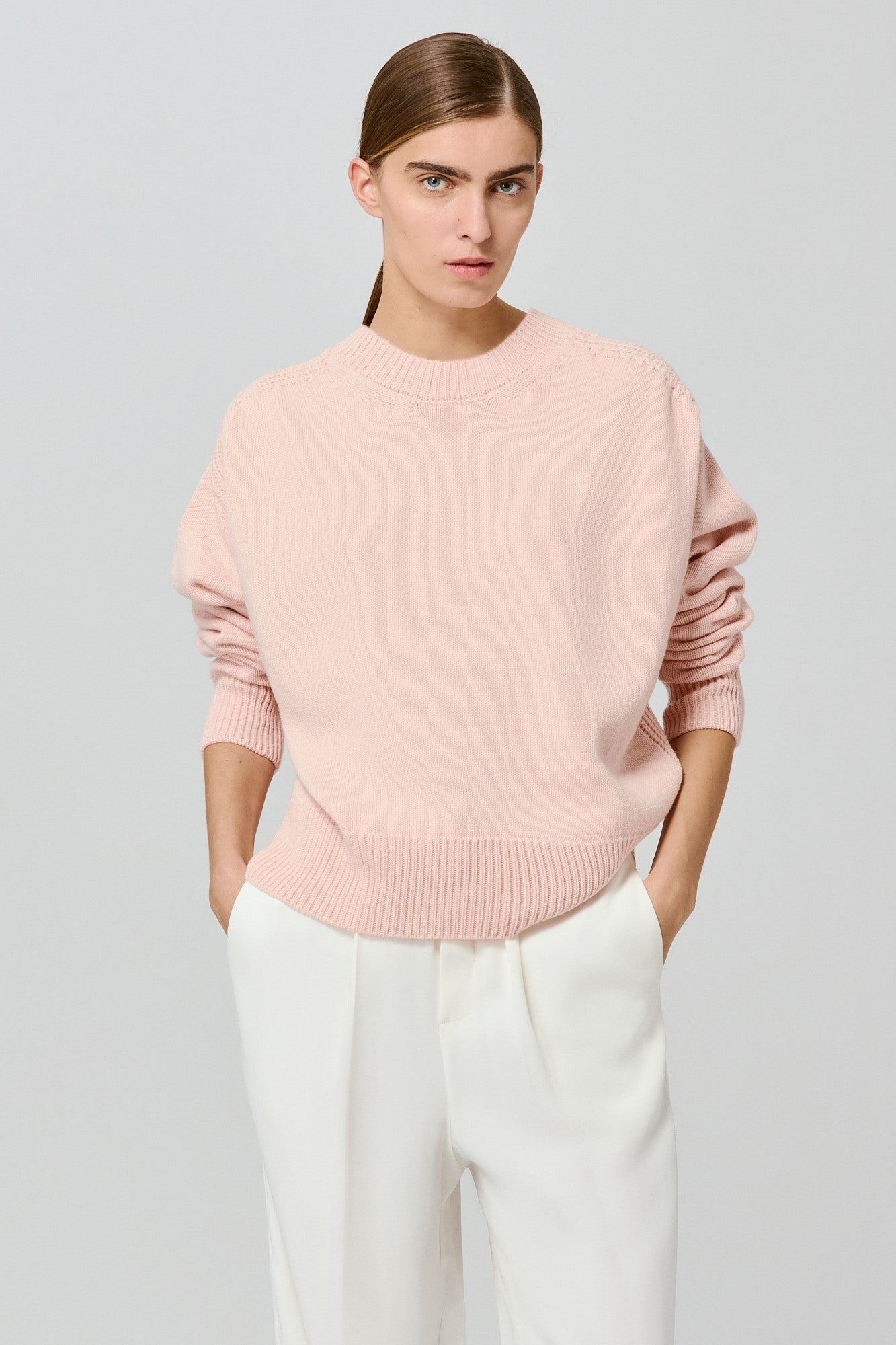 Round neck cashmere sweater