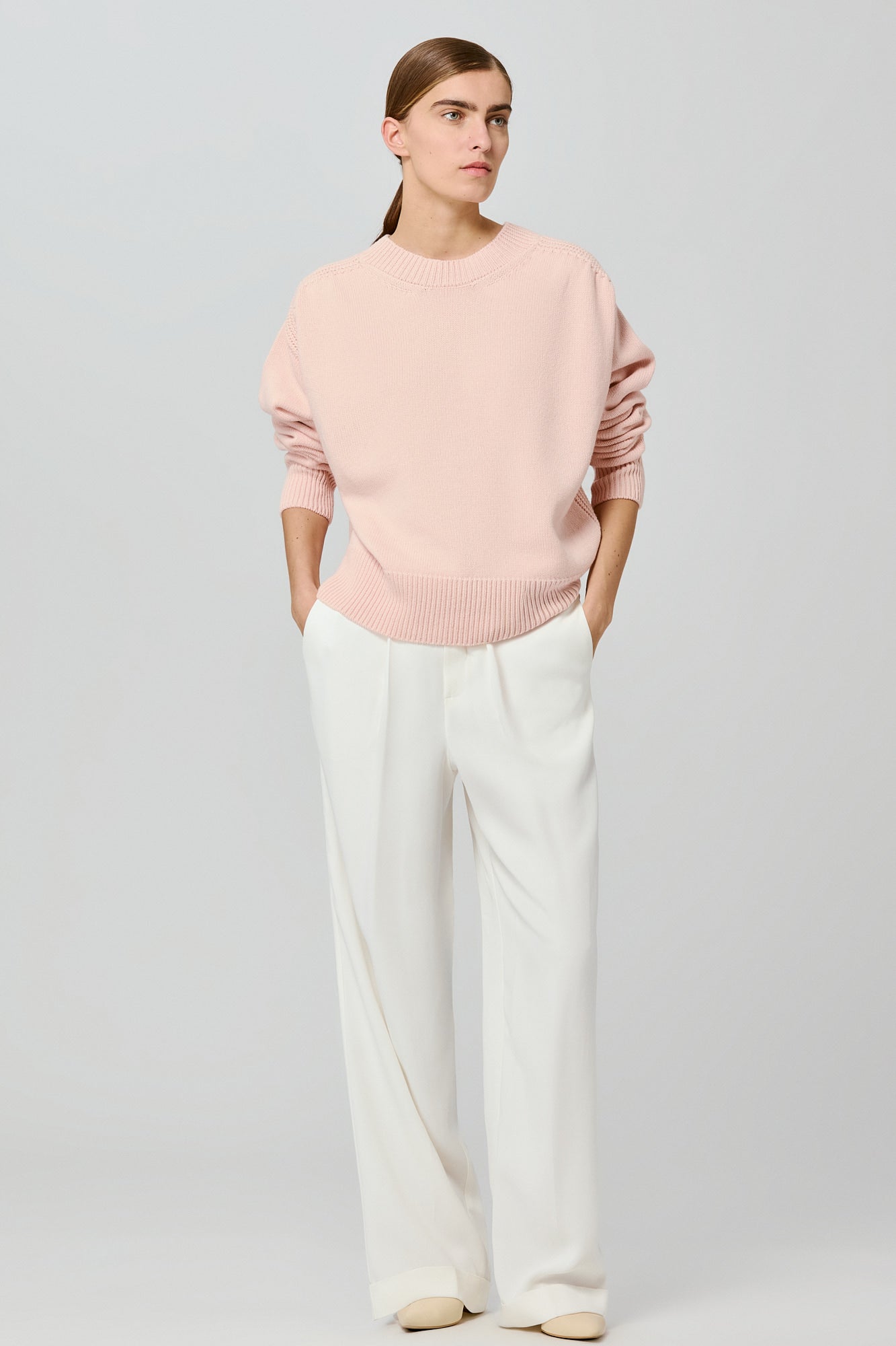 Round neck cashmere sweater