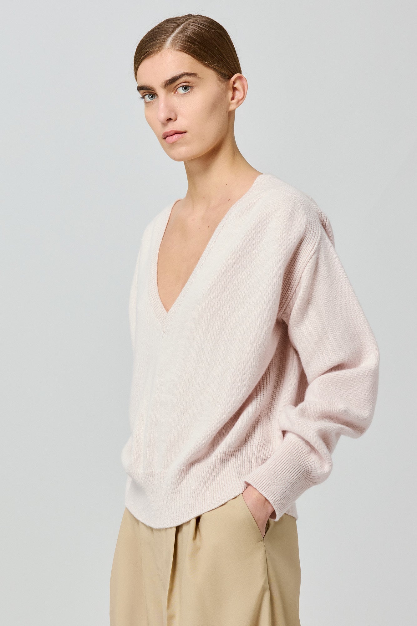 V neck cashmere sweater