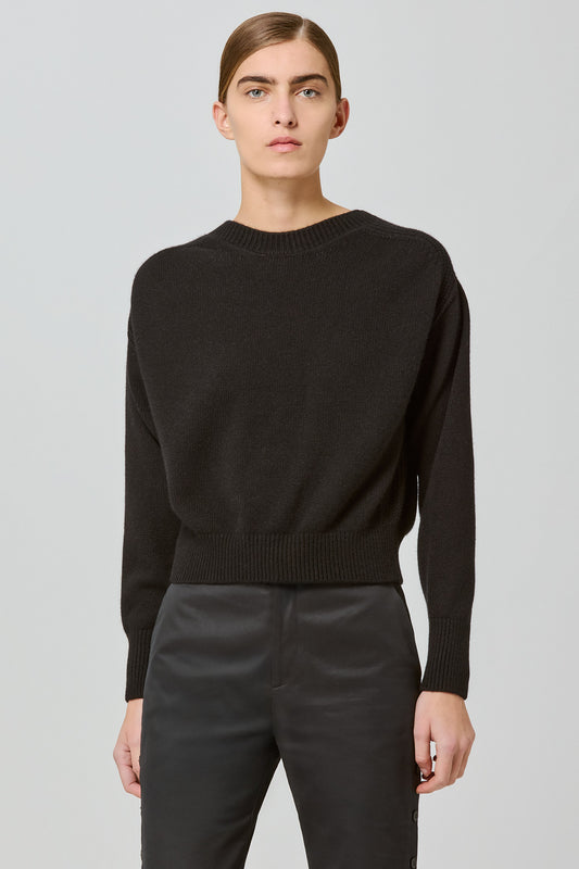 Round neck cashmere sweater