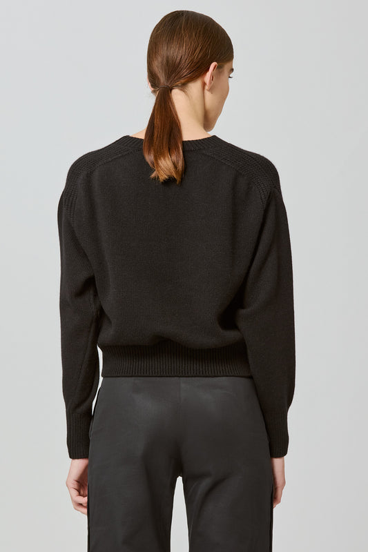 Round neck cashmere sweater