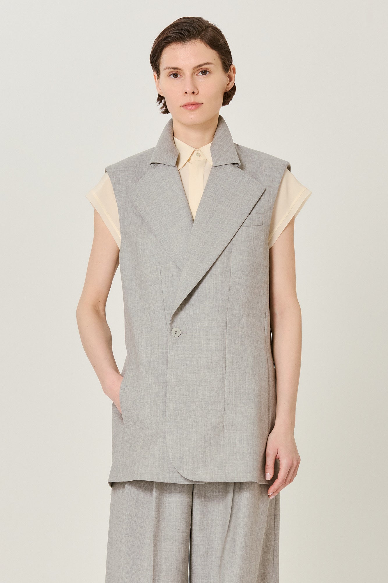 SA SU PHI Lauren Sleeveless Jacket