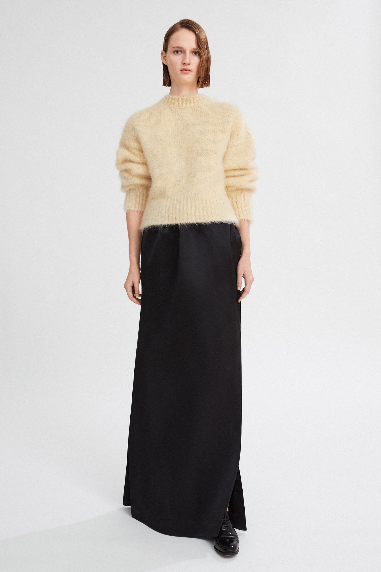 Cropped sweater with round neck in mohair
