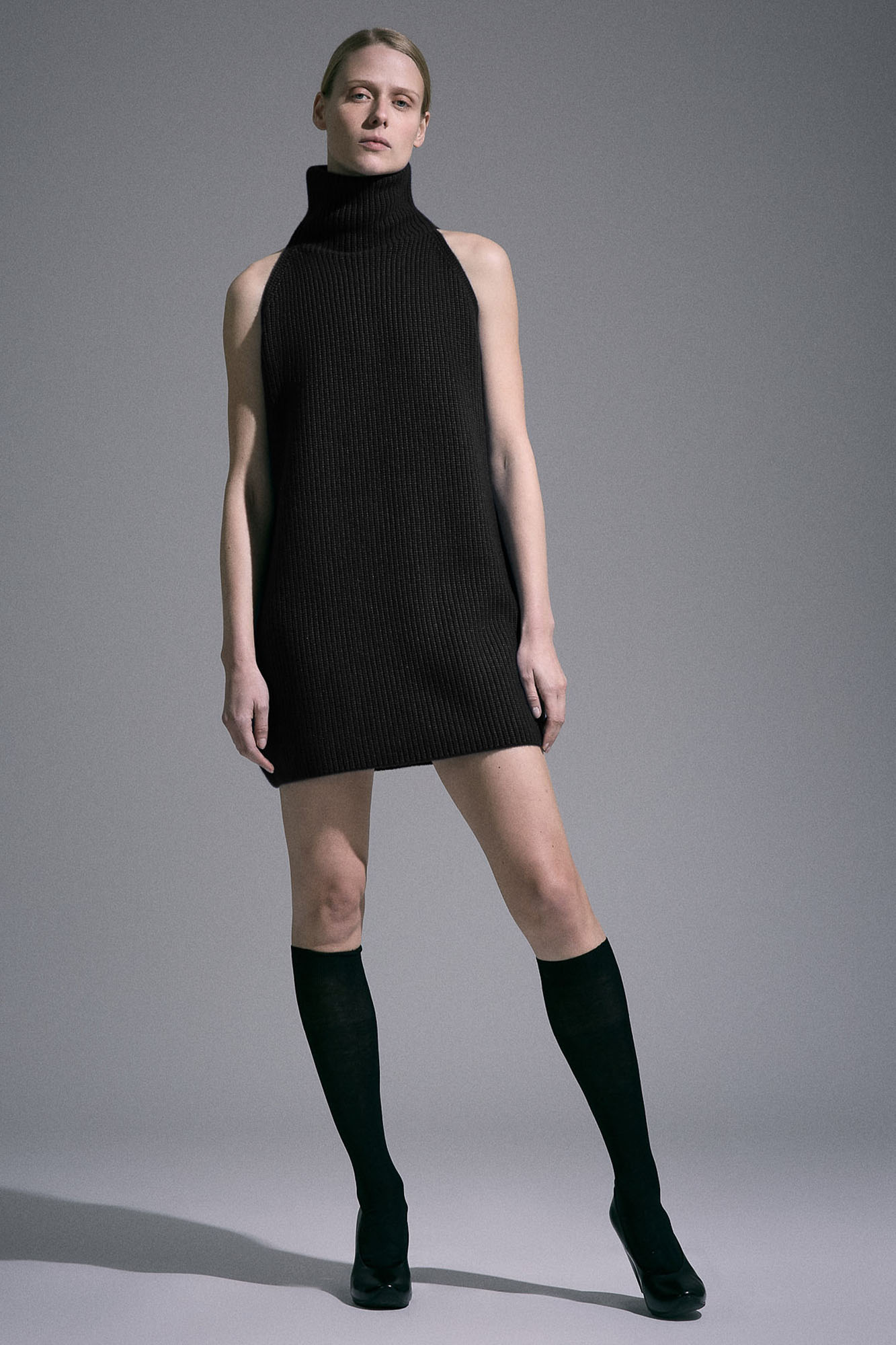 English ribbed marine cashmere sleeveless high neck dress