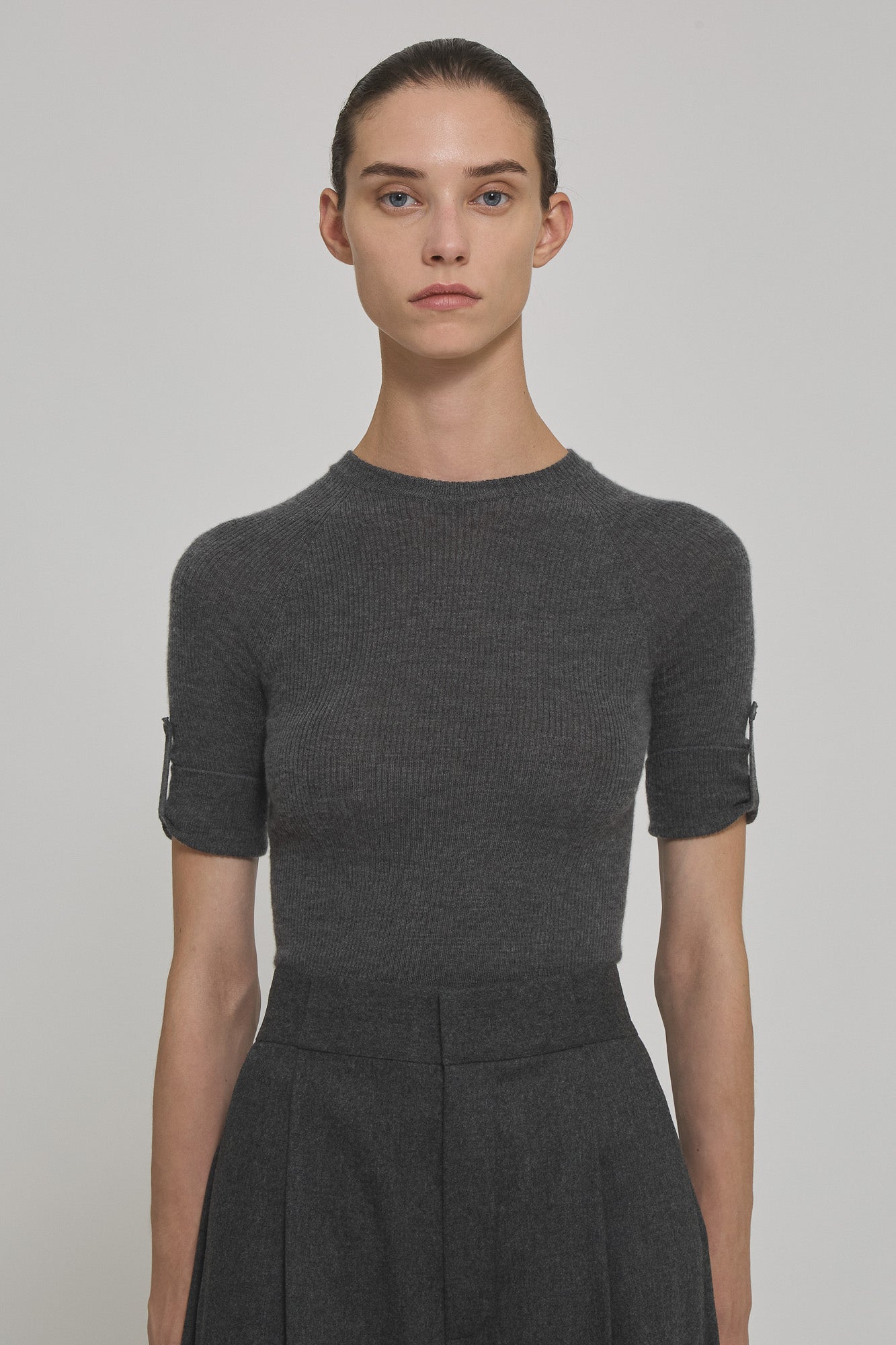 Ribbed cashmere silk short sleeve round neck