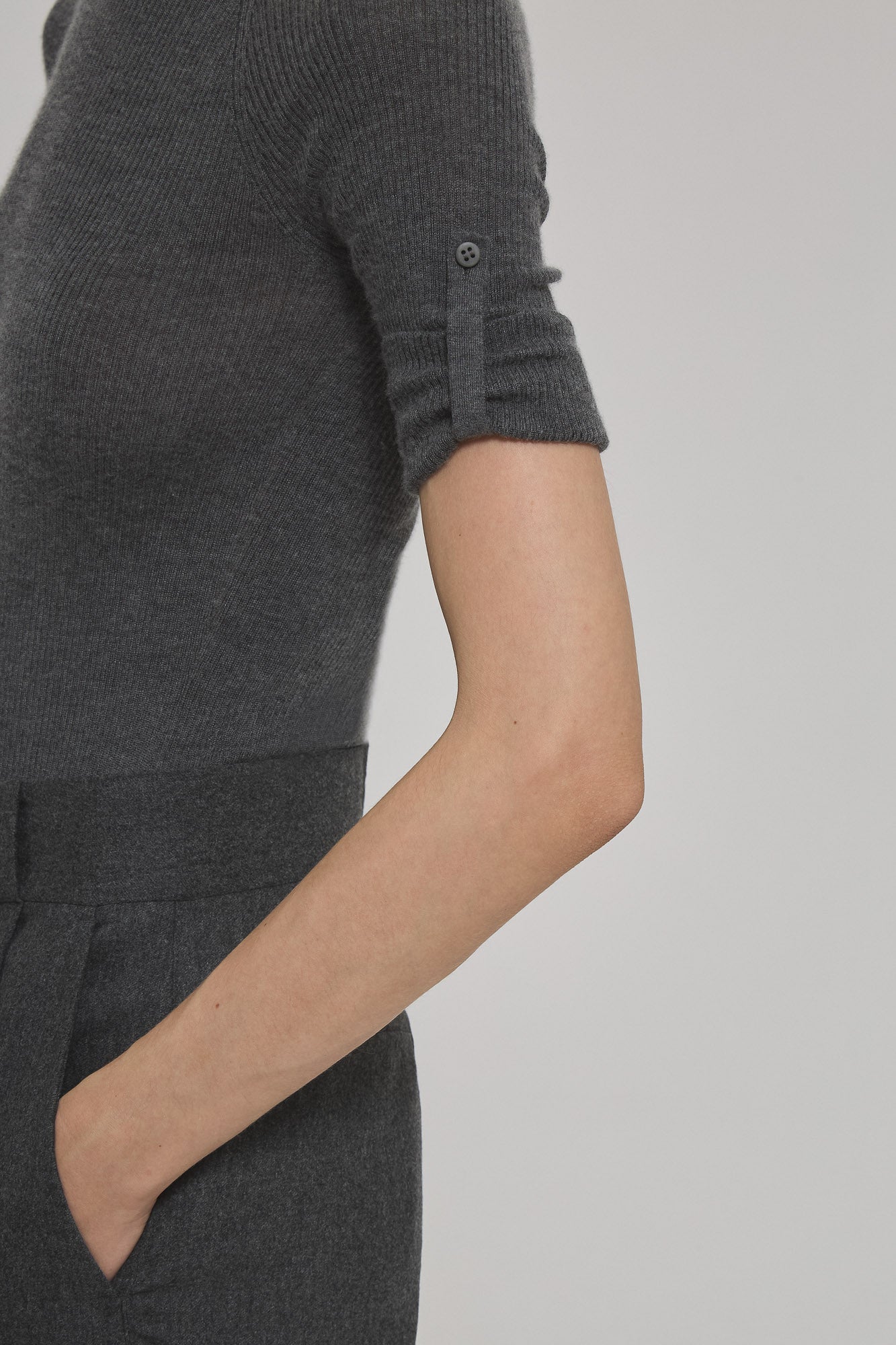 Ribbed cashmere silk short sleeve round neck