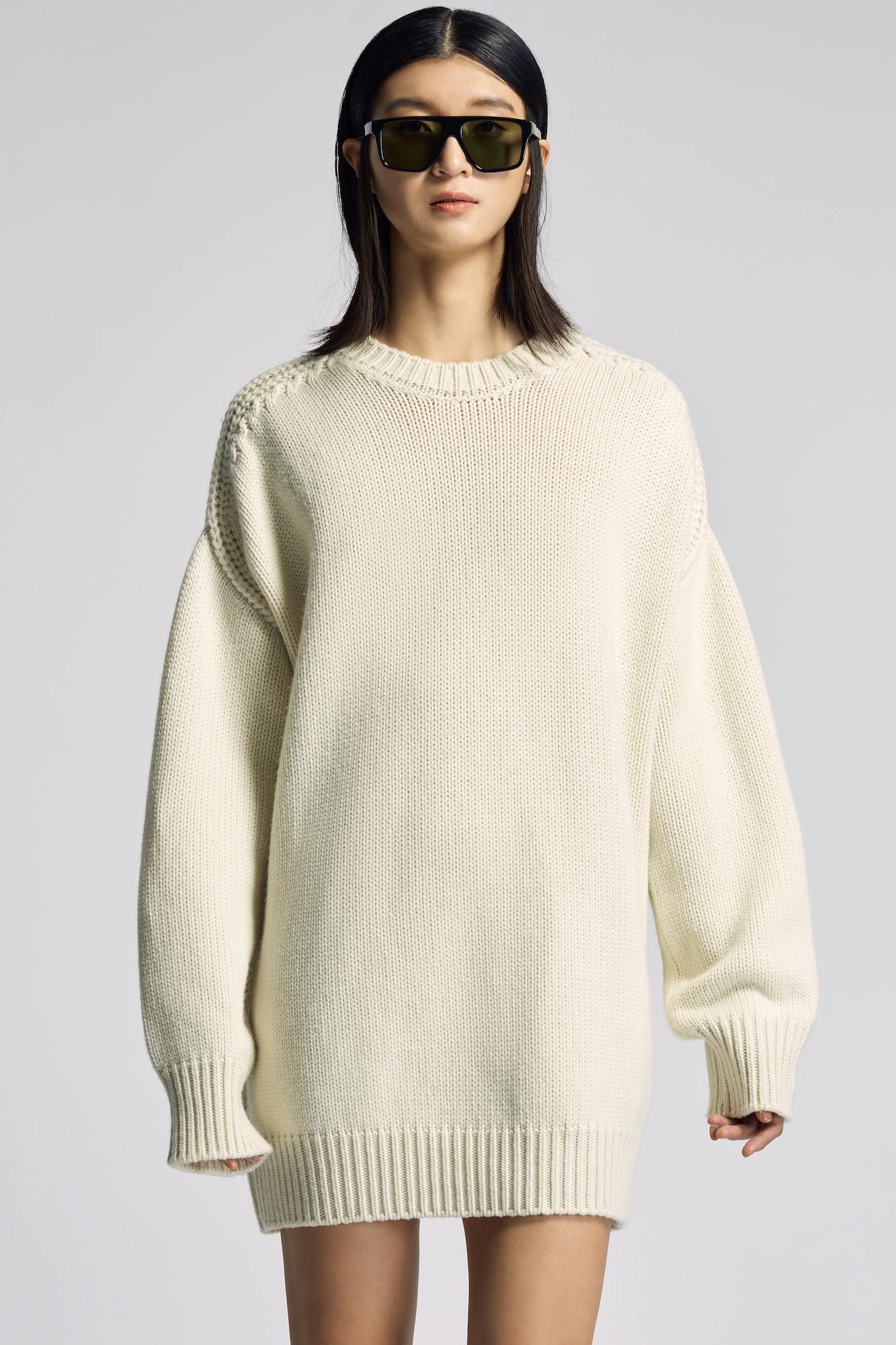 Round neck cashmere knit sweater-dress