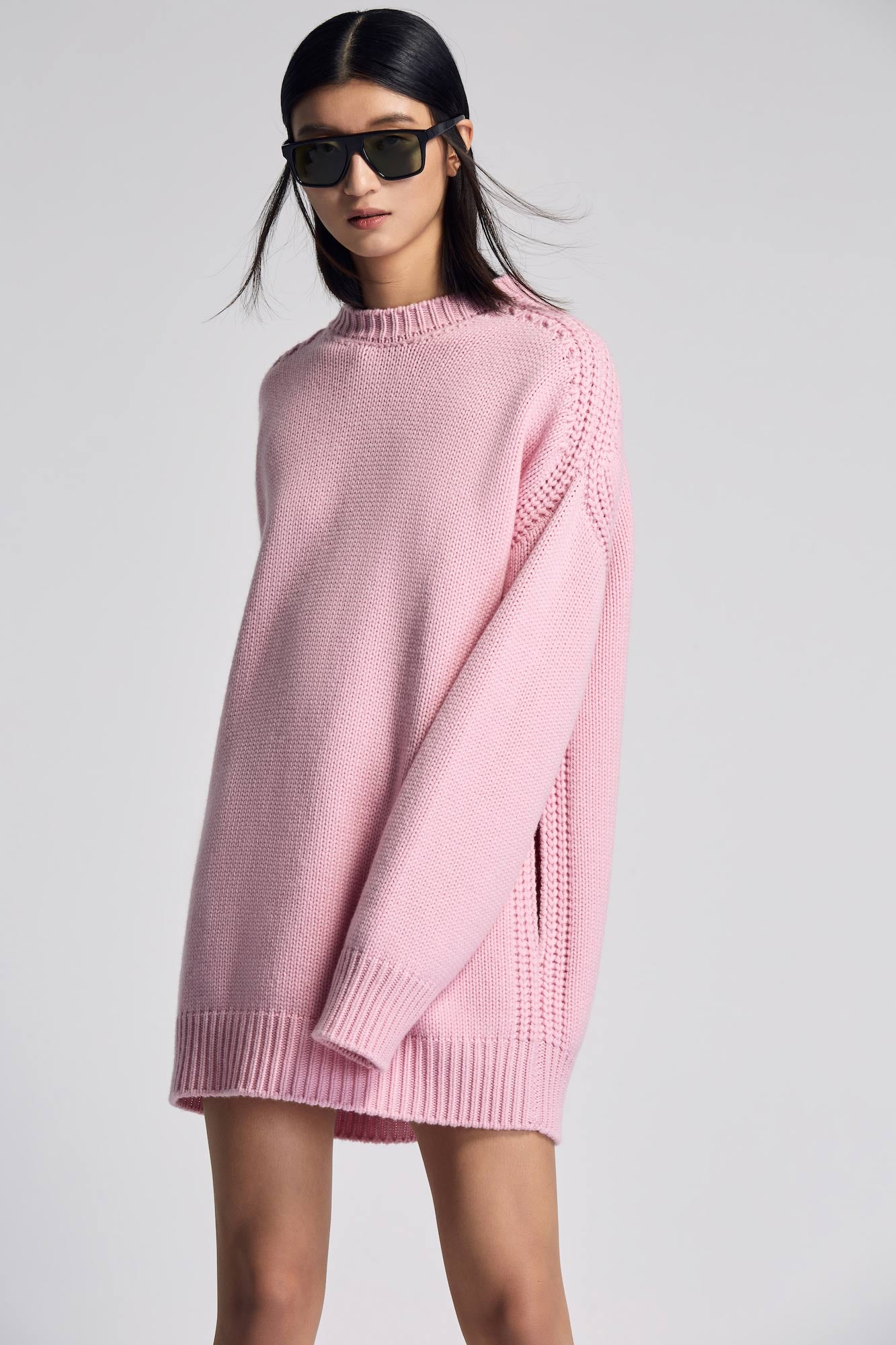 Round neck cashmere knit sweater-dress