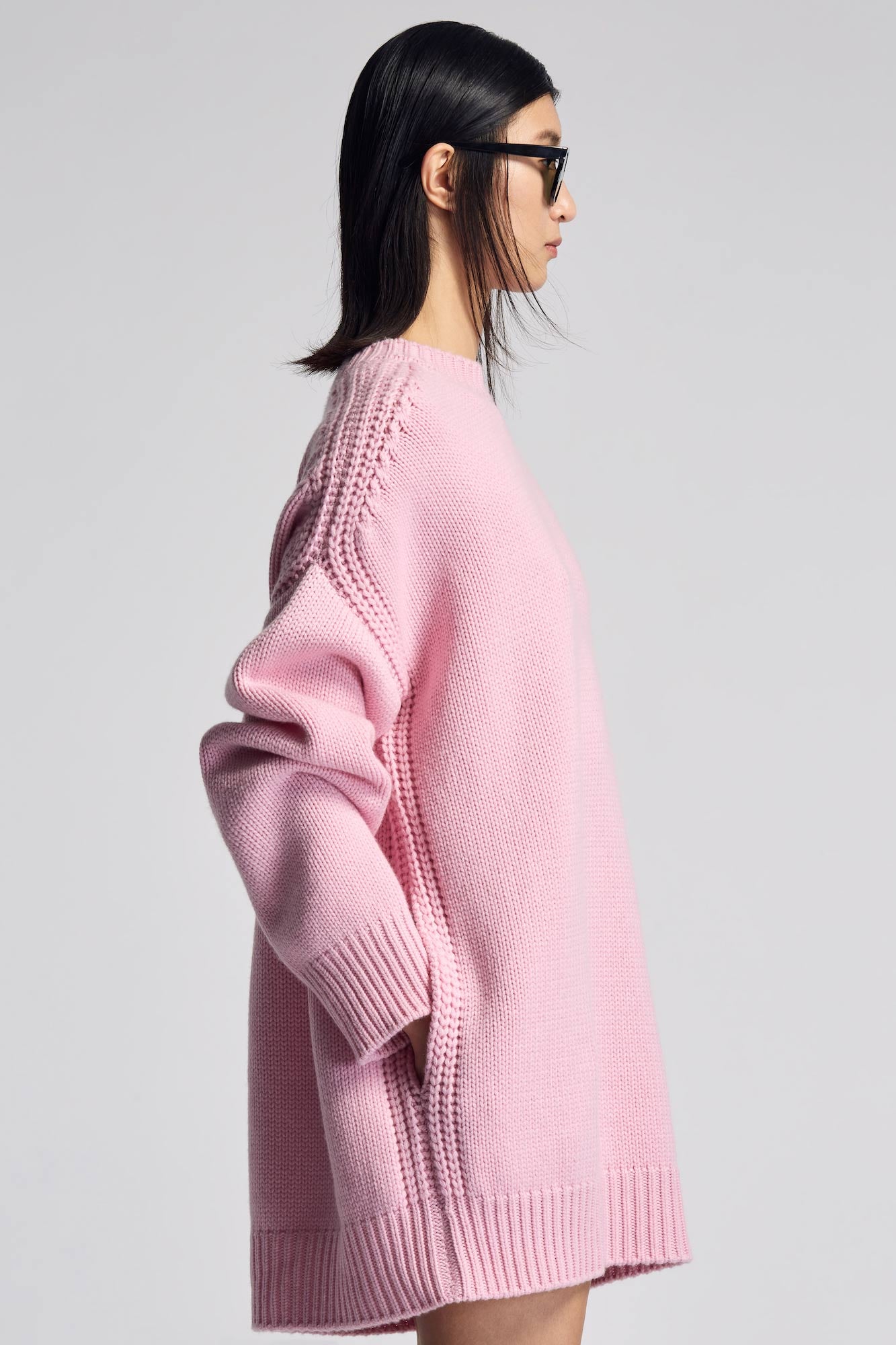 Round neck cashmere knit sweater-dress